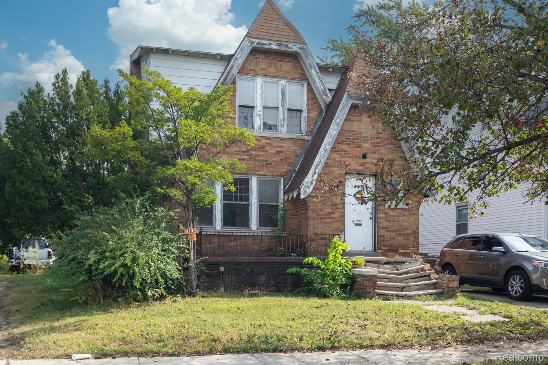 326 Eastlawn Street