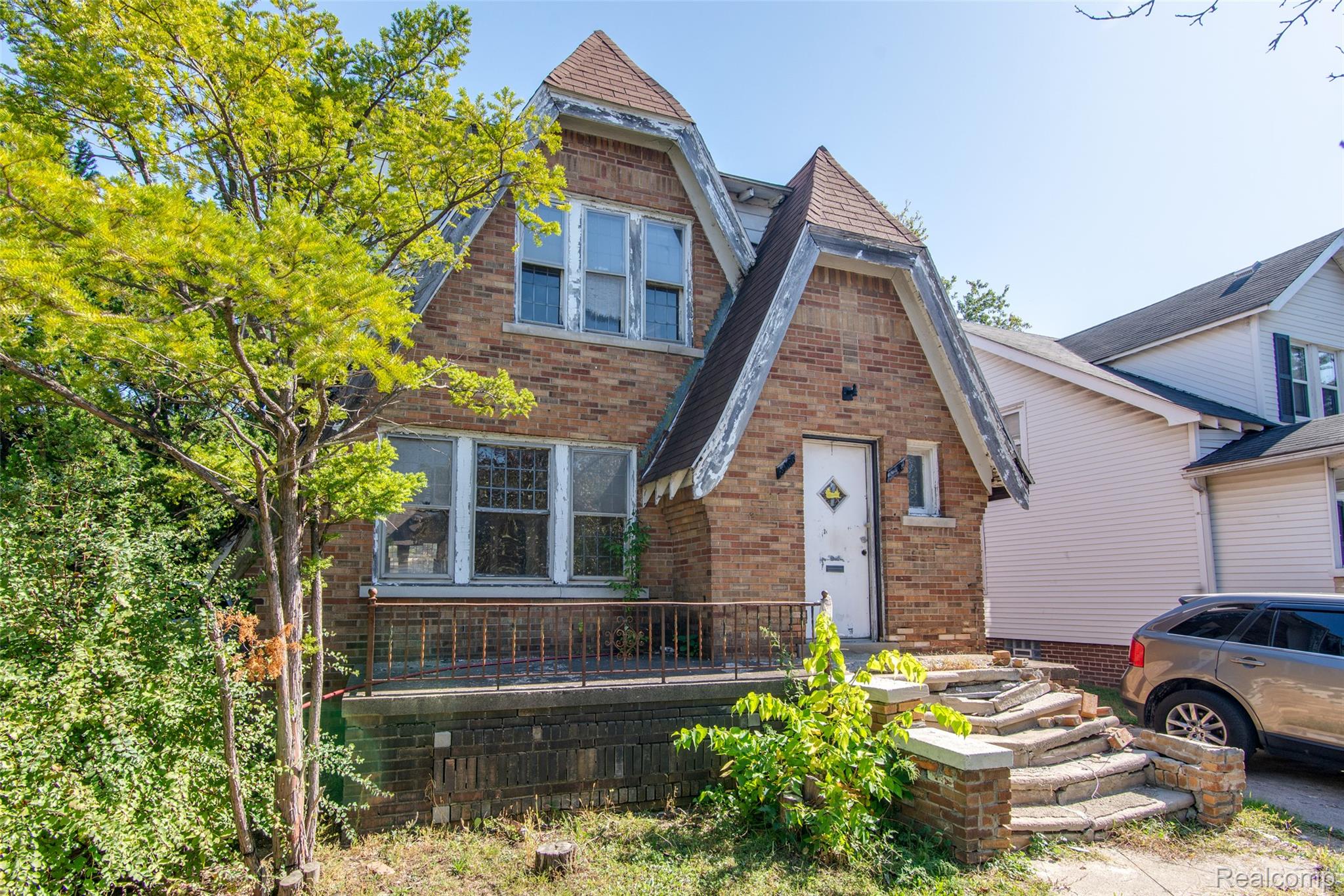 326 Eastlawn Street