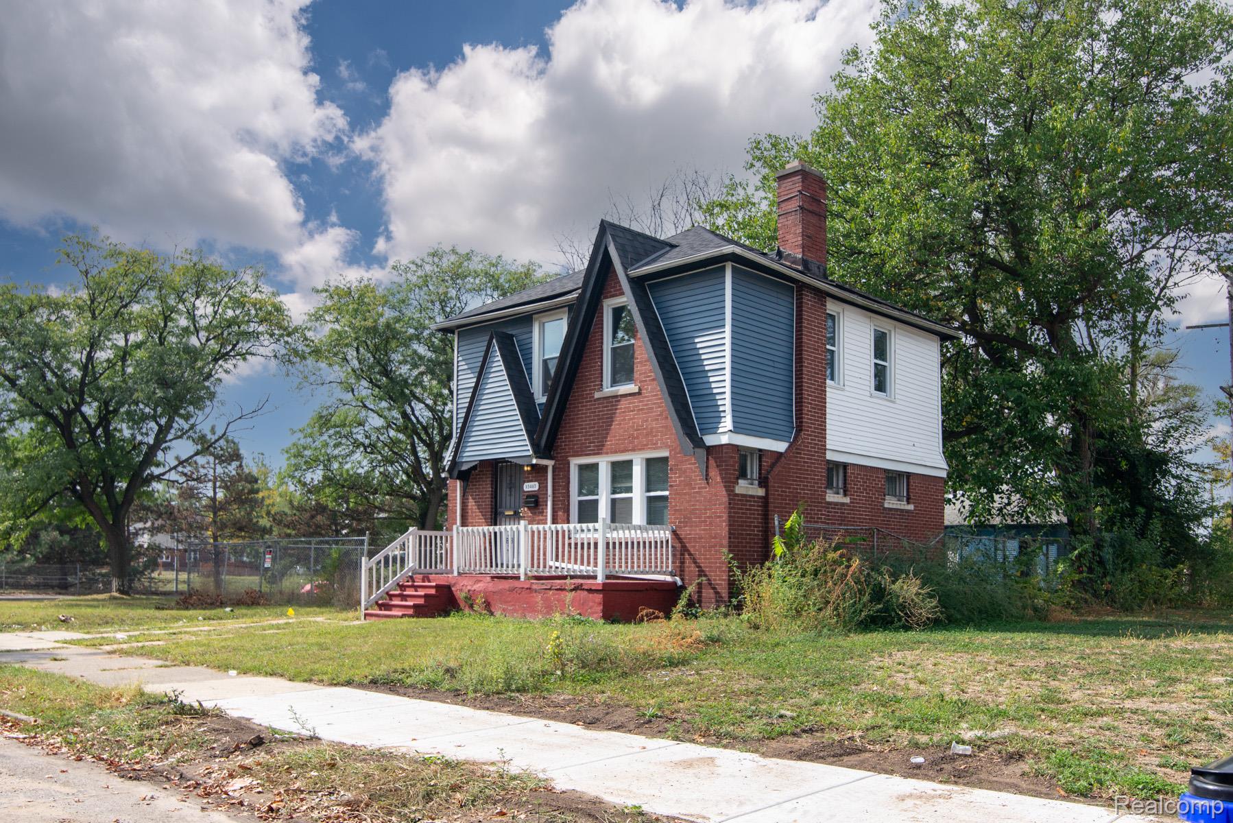 326 Eastlawn Street