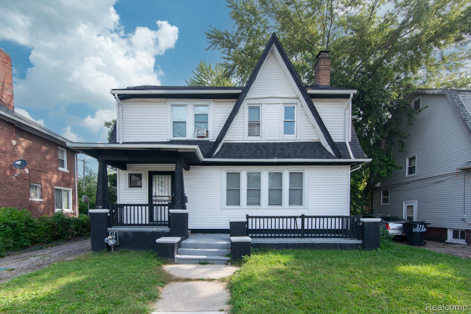 326 Eastlawn Street