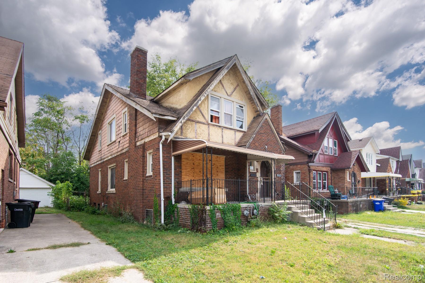 326 Eastlawn Street