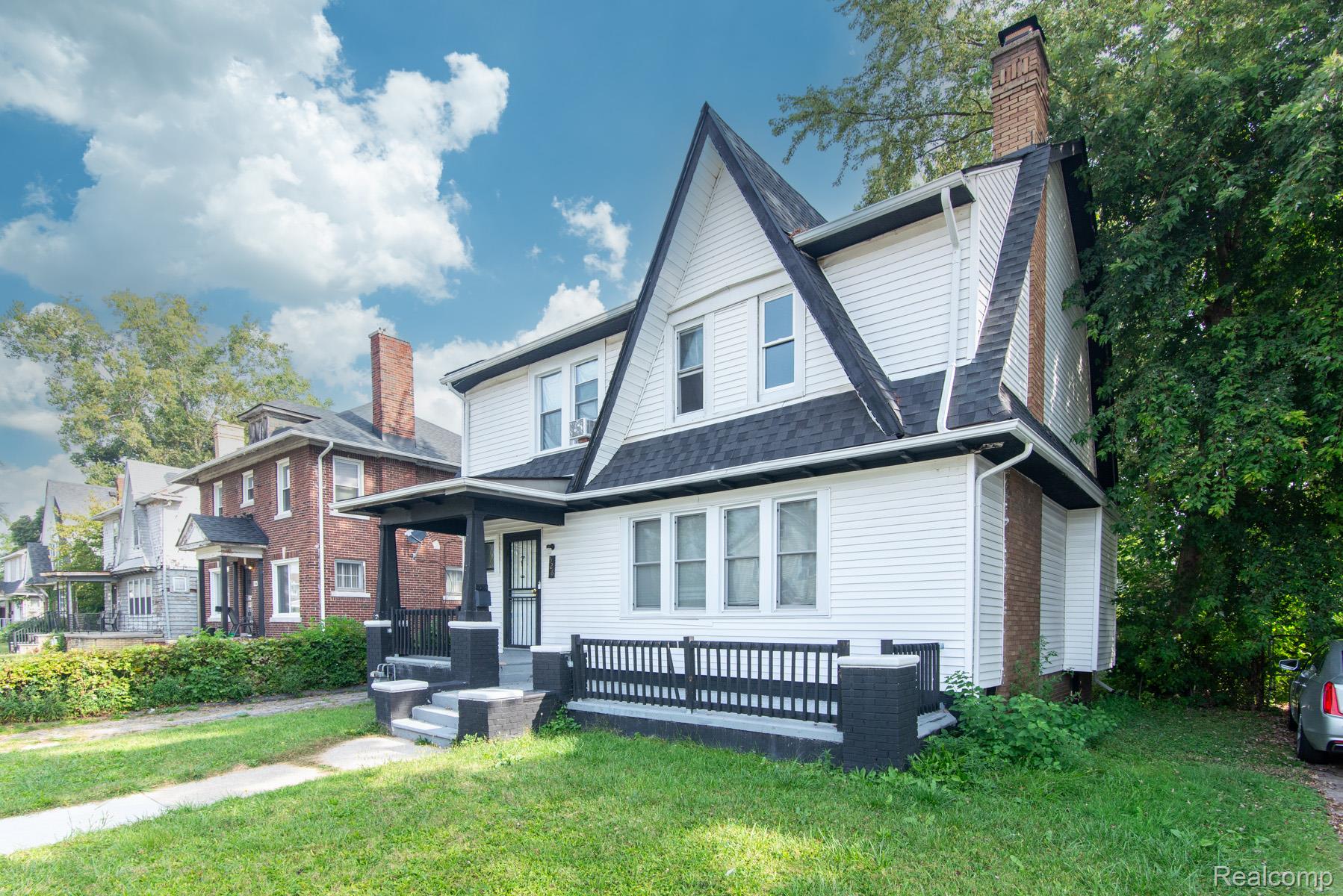 326 Eastlawn Street