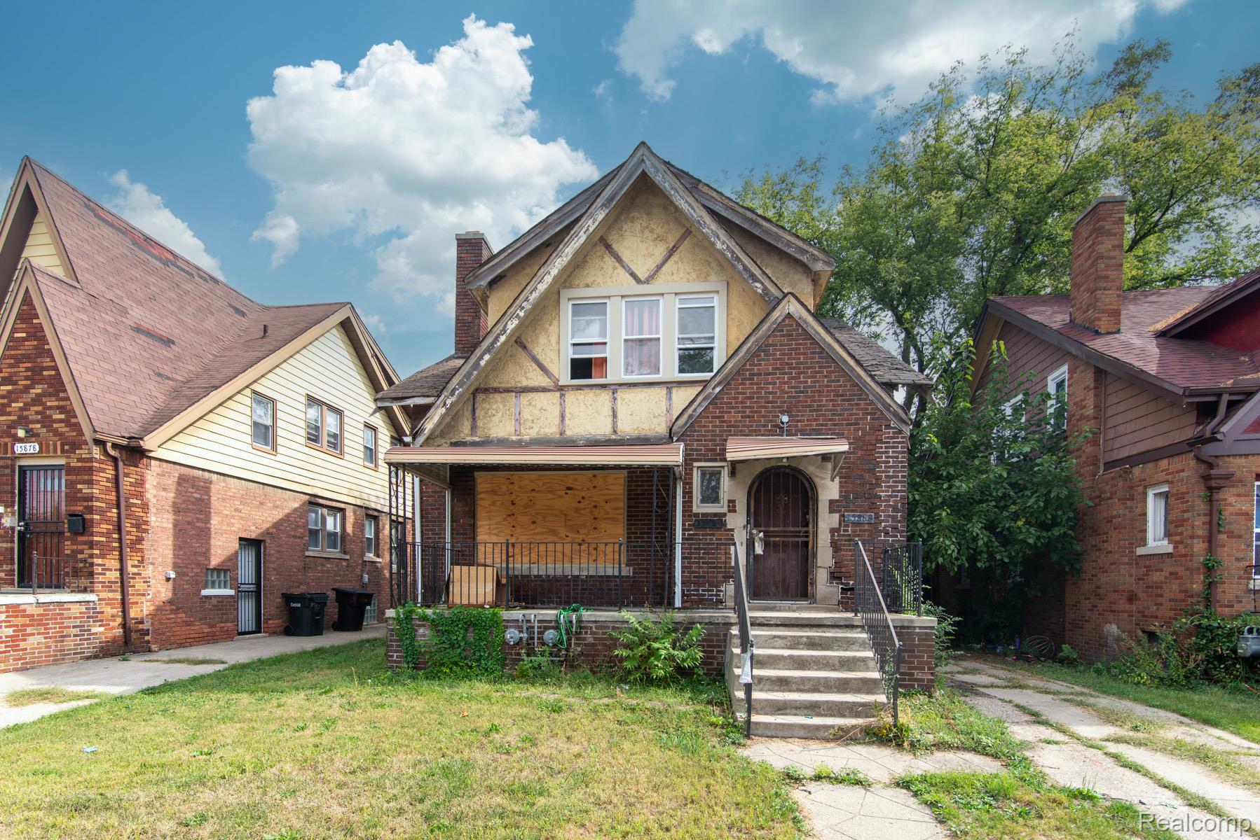 326 Eastlawn Street