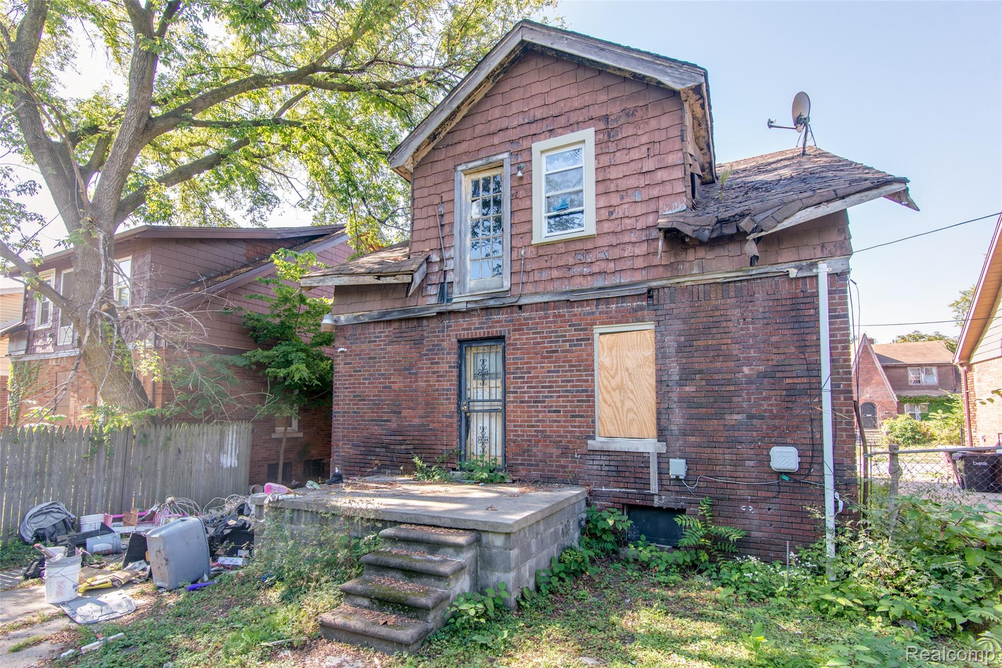 326 Eastlawn Street