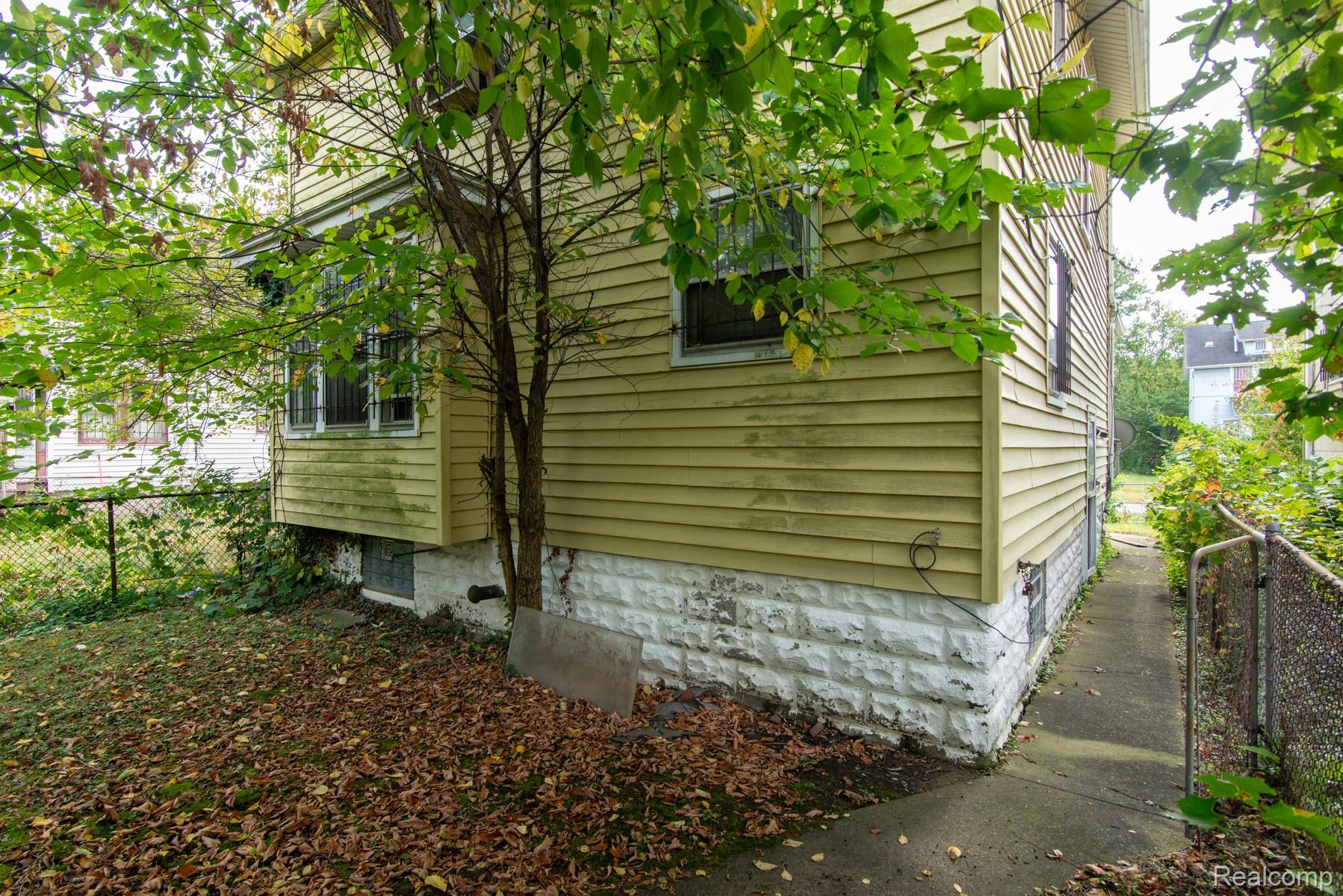 326 Eastlawn Street