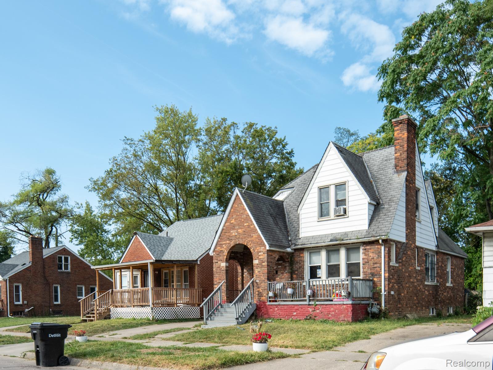 326 Eastlawn Street