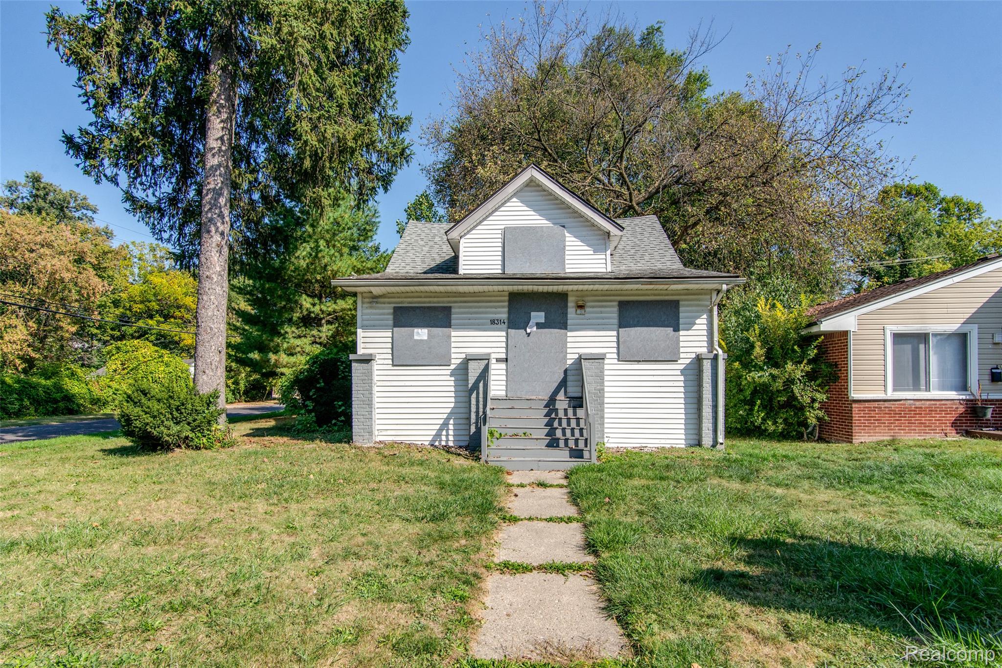 326 Eastlawn Street