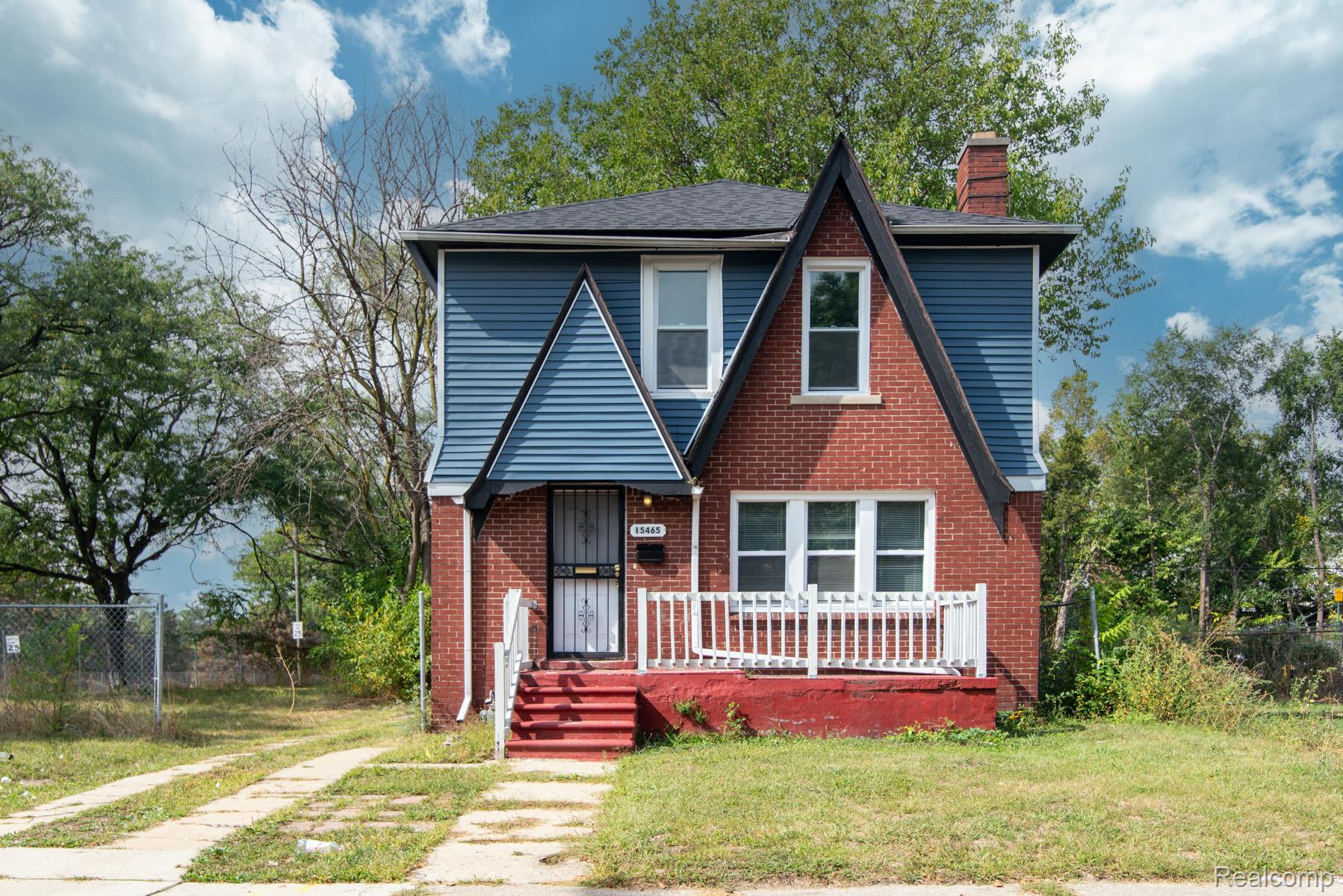 326 Eastlawn Street