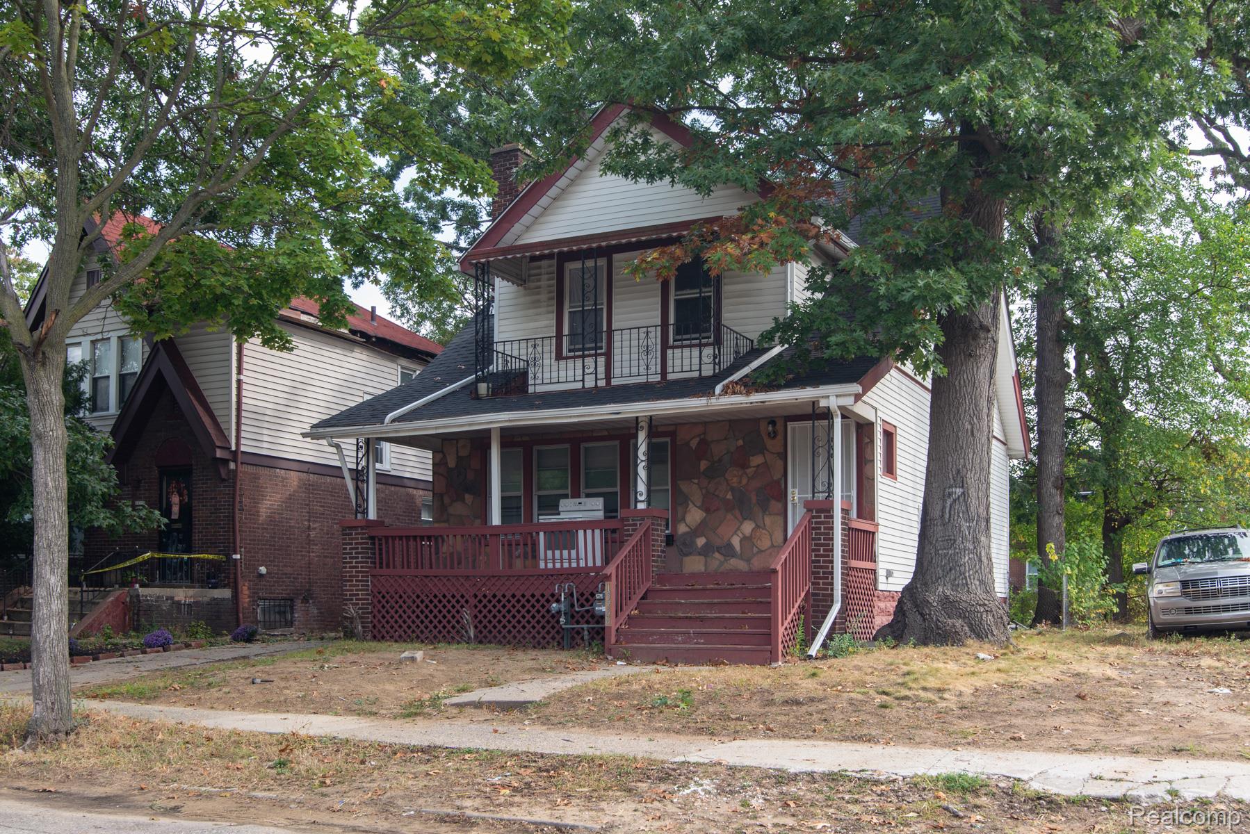 326 Eastlawn Street