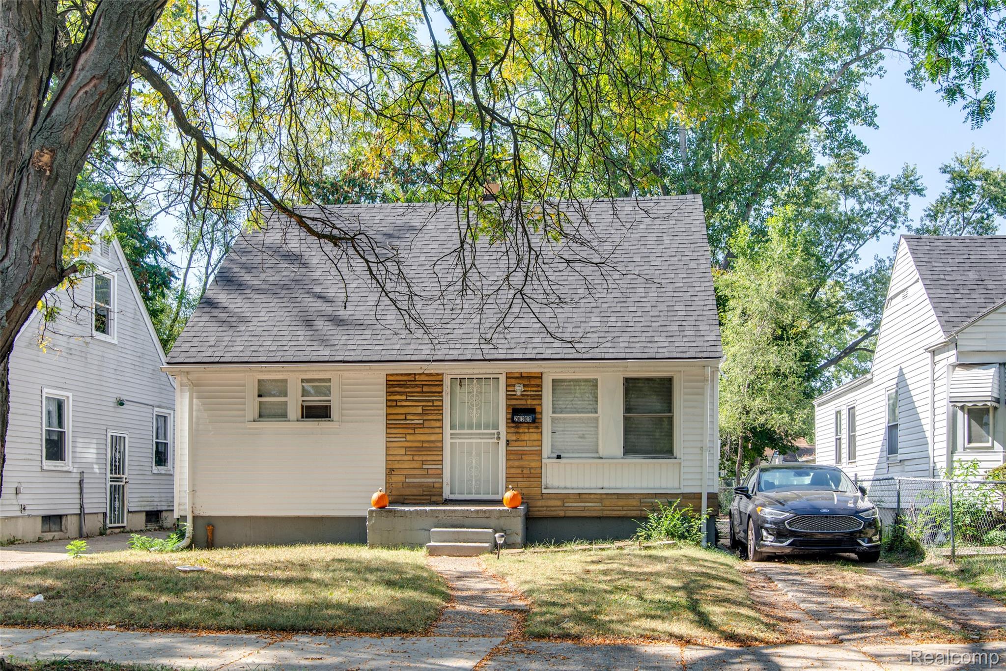 326 Eastlawn Street