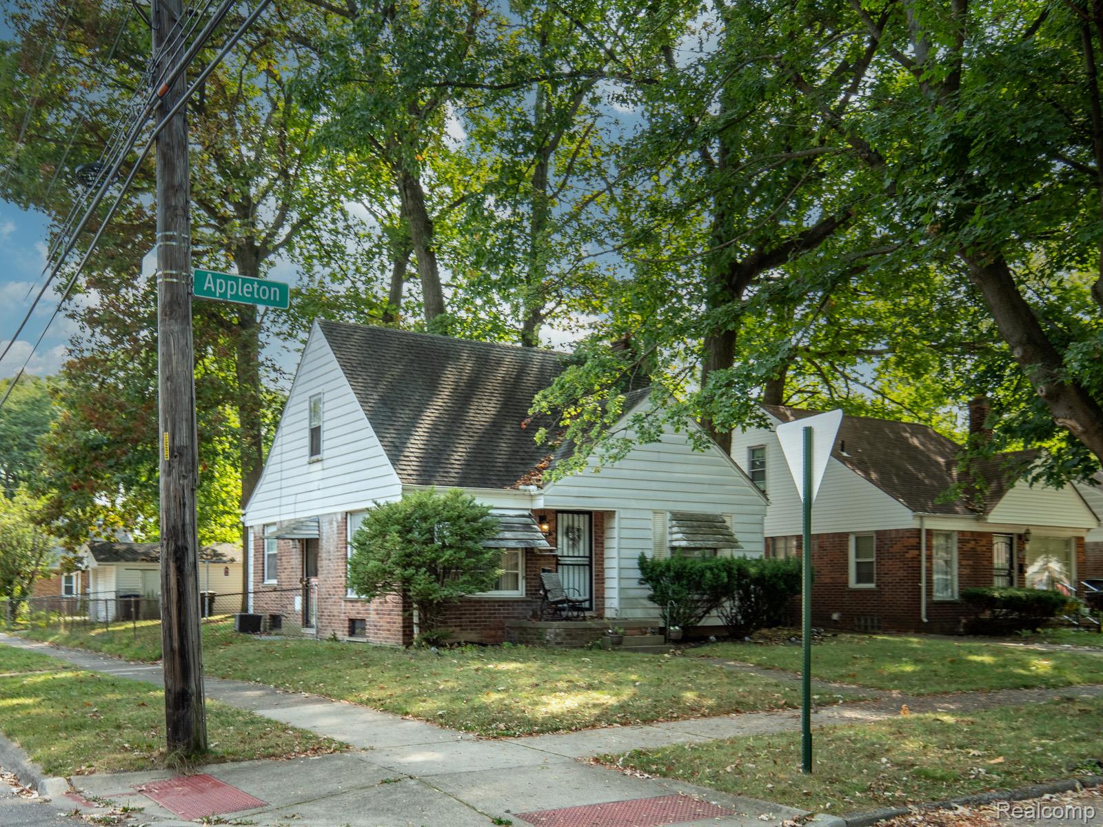 326 Eastlawn Street