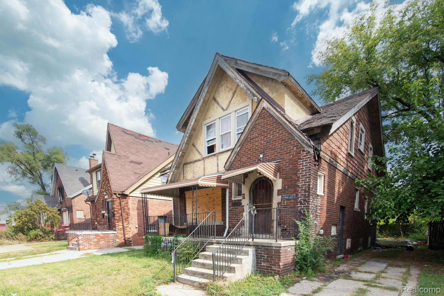 326 Eastlawn Street
