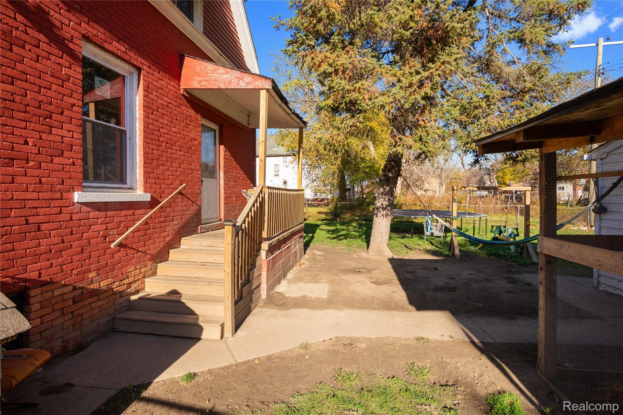 3894 Lillibridge Street