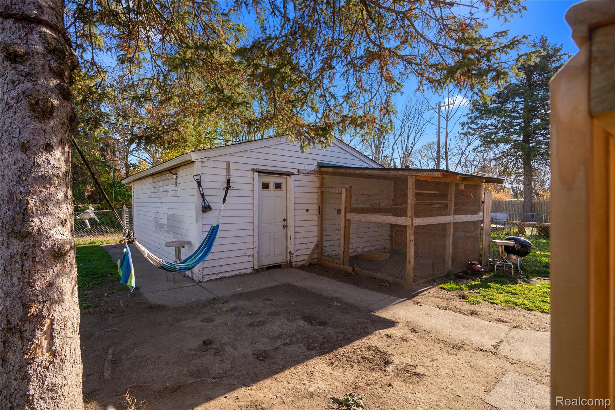 3894 Lillibridge Street