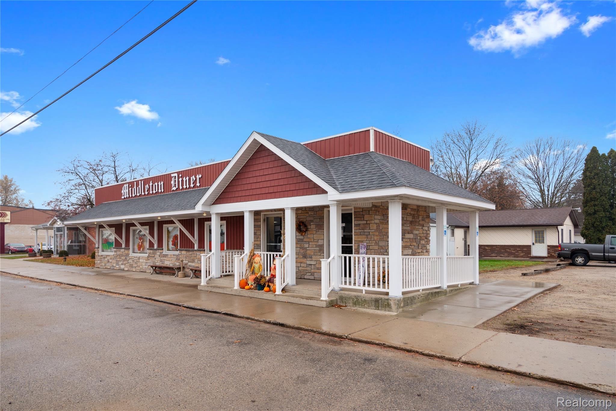 125 N Newton Street
