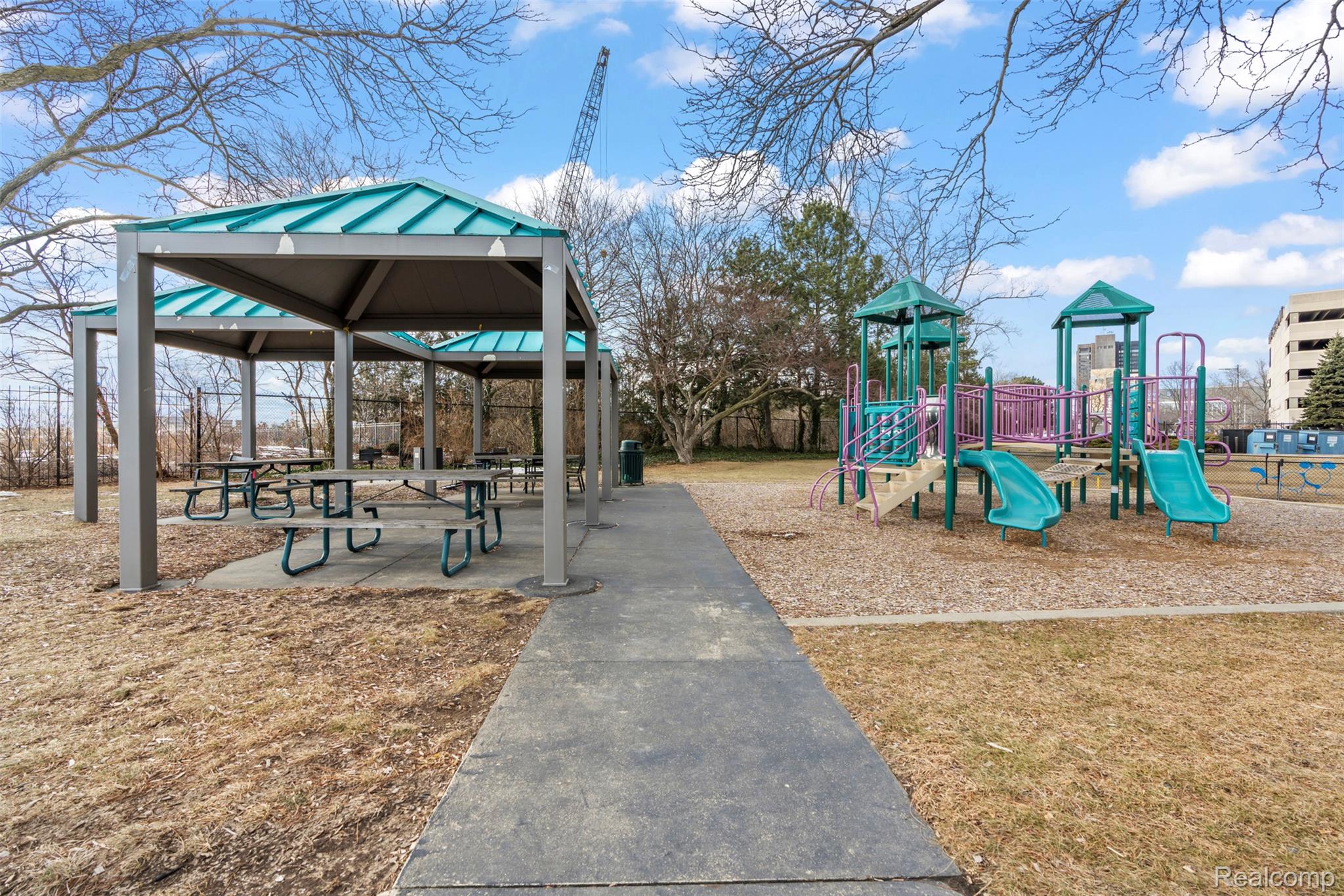 1001 W Jefferson Avenue Unit: 12i