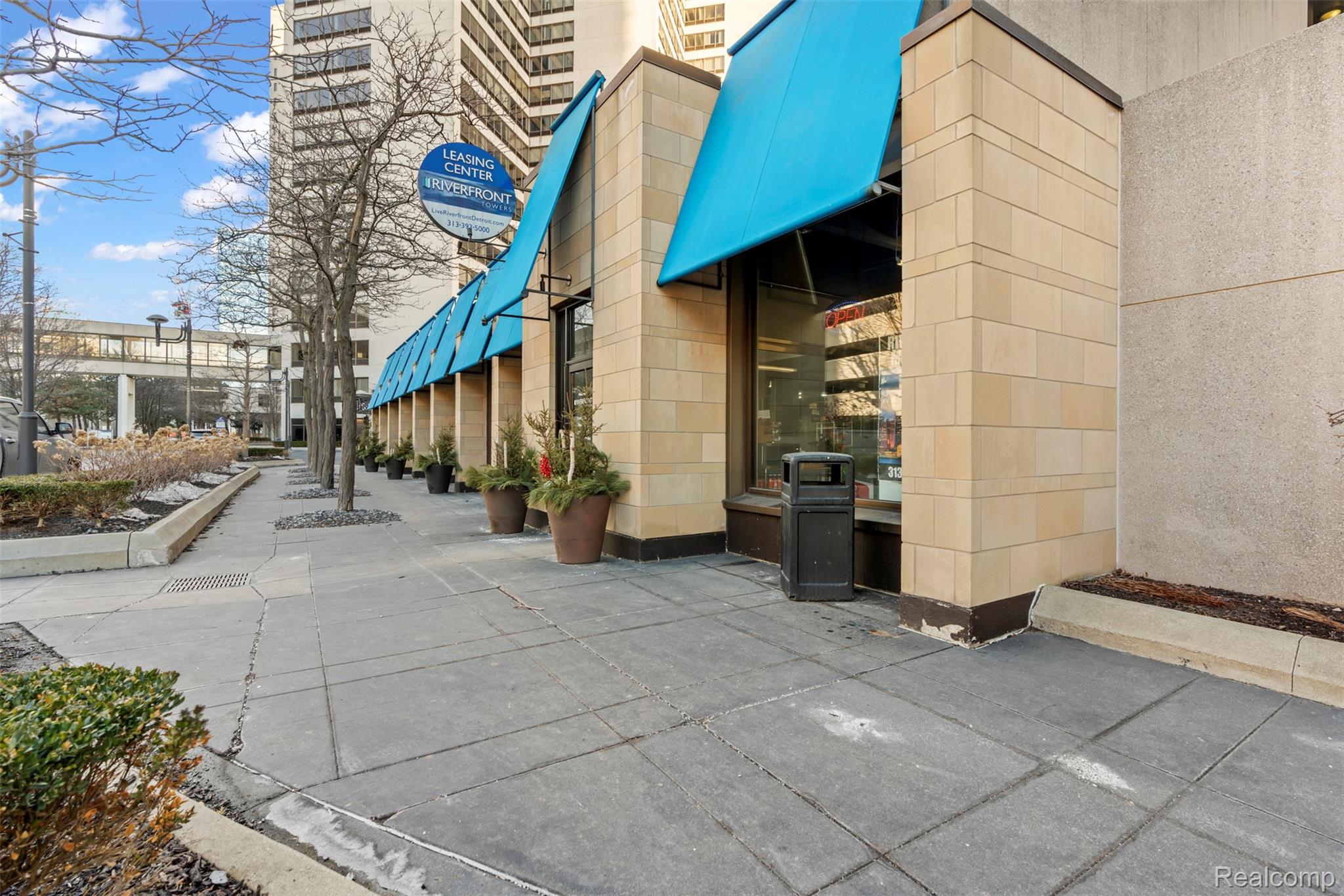 1001 W Jefferson Avenue Unit: 12i
