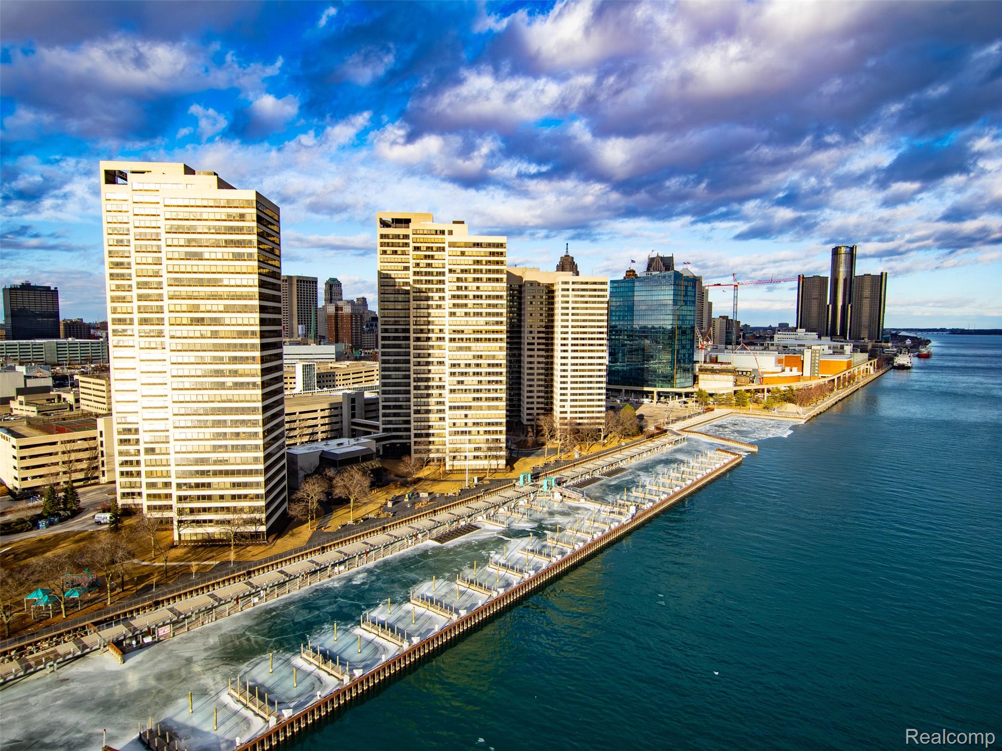1001 W Jefferson Avenue Unit: 12i