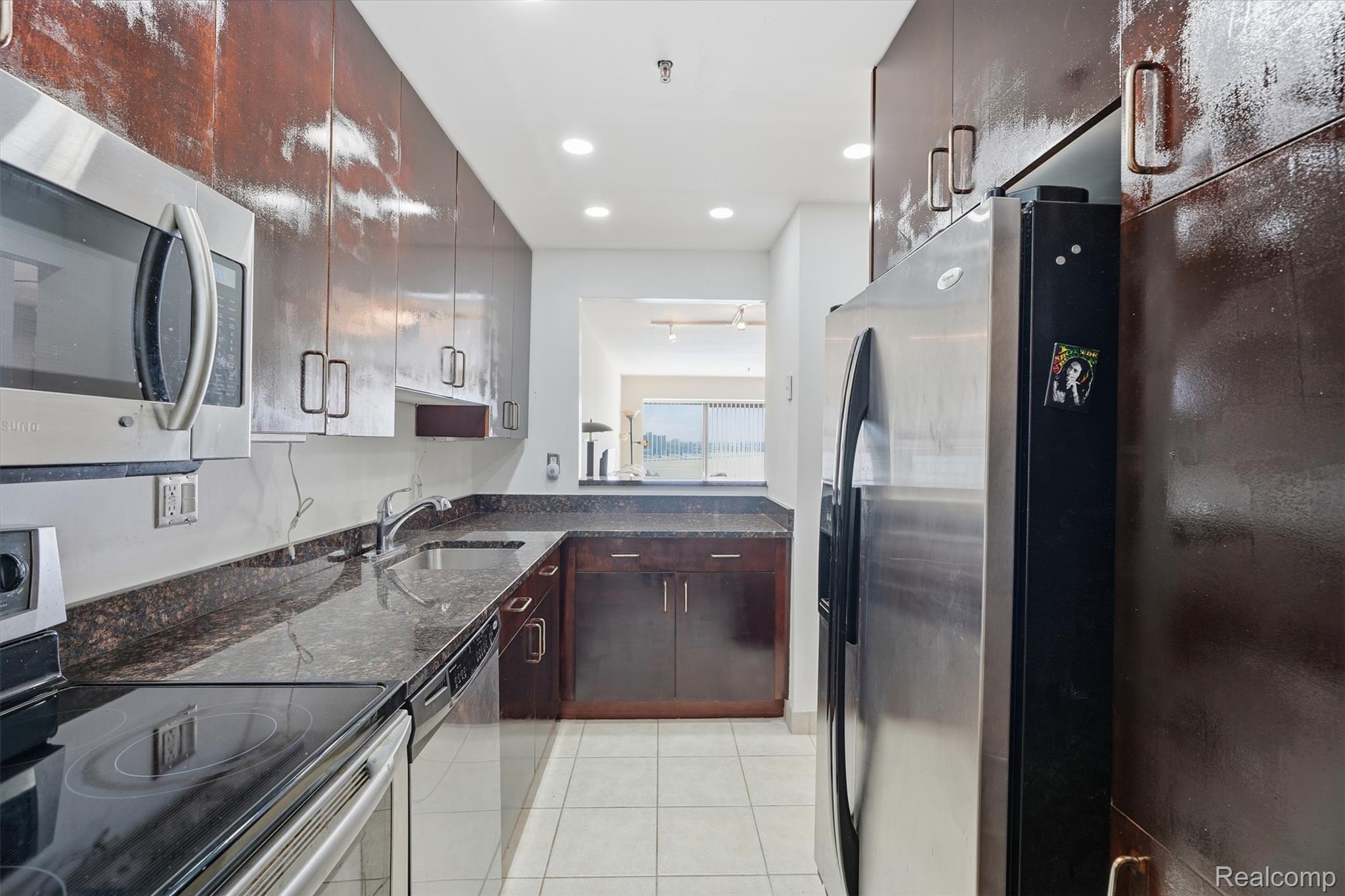 1001 W Jefferson Avenue Unit: 12i