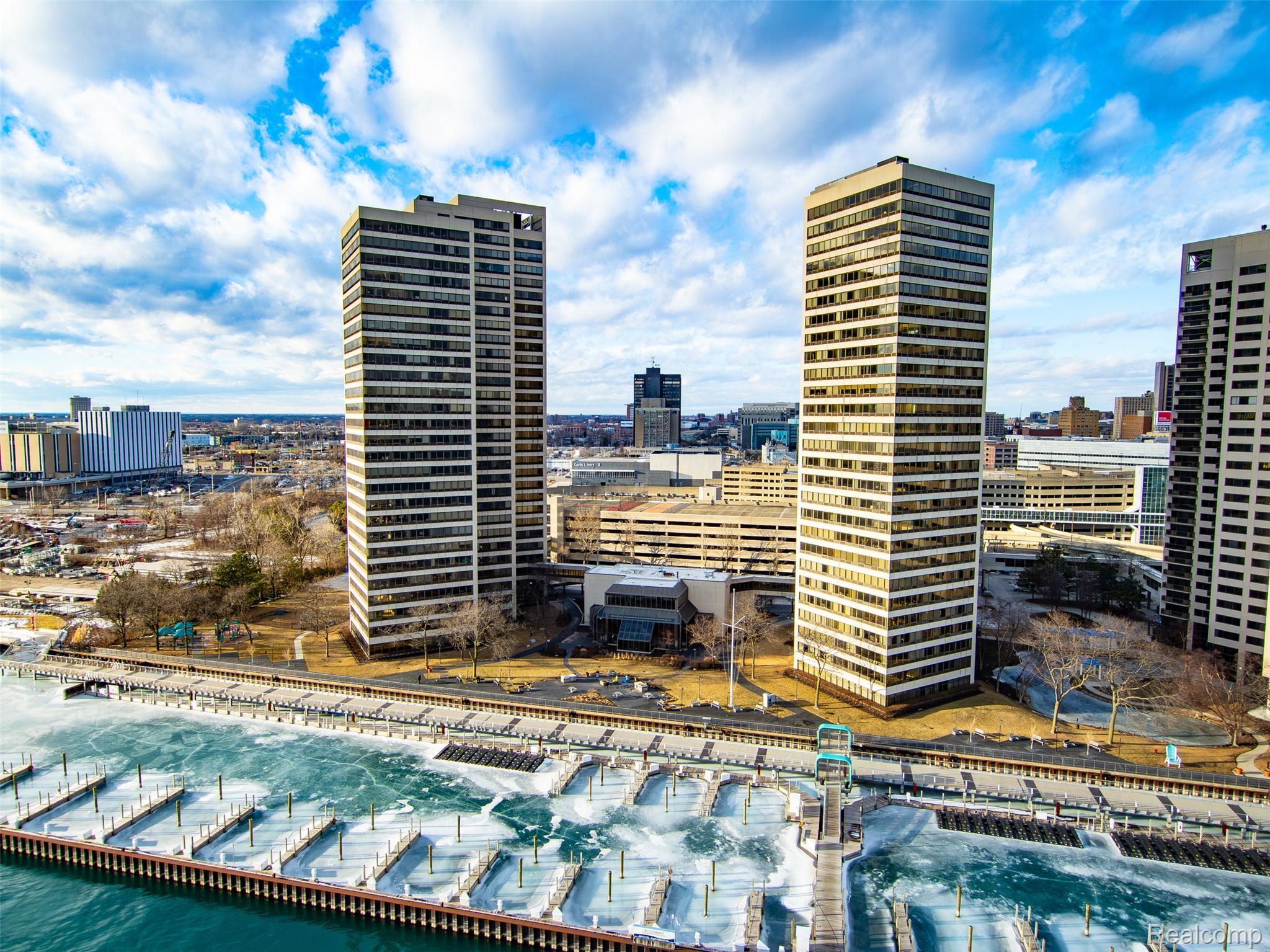 1001 W Jefferson Avenue Unit: 12i
