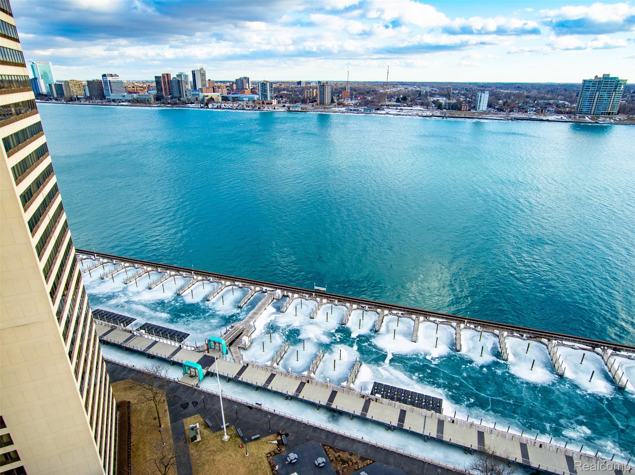 1001 W Jefferson Avenue Unit: 12i
