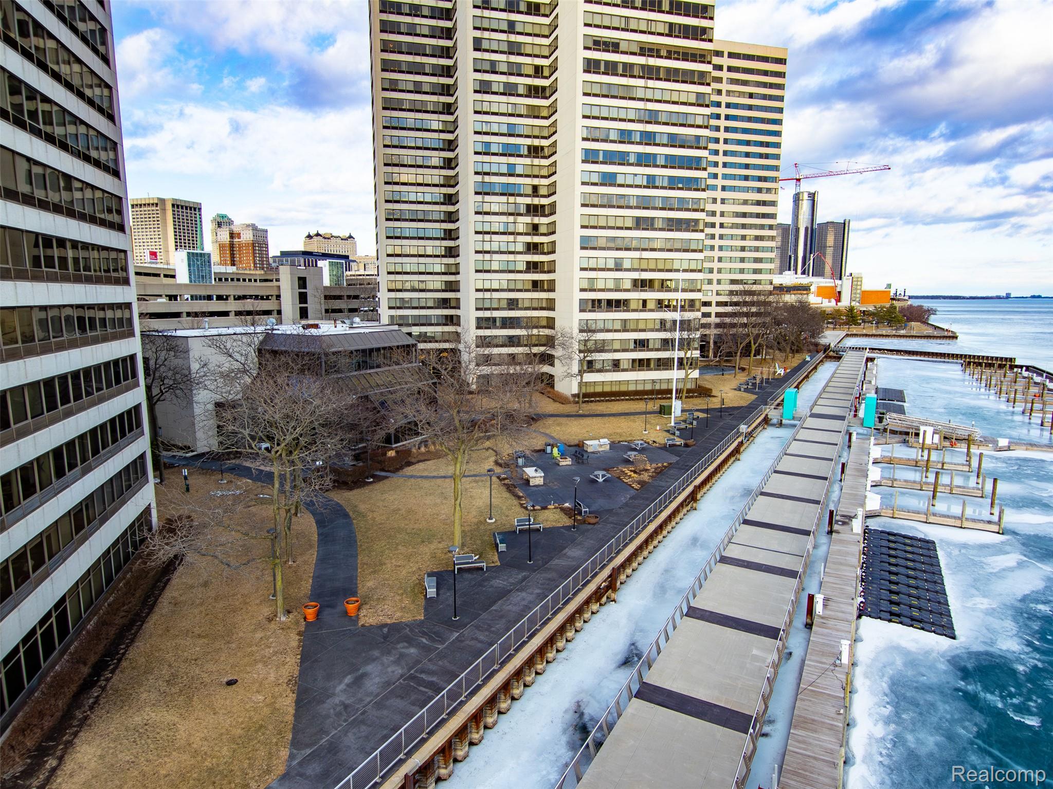 1001 W Jefferson Avenue Unit: 12i