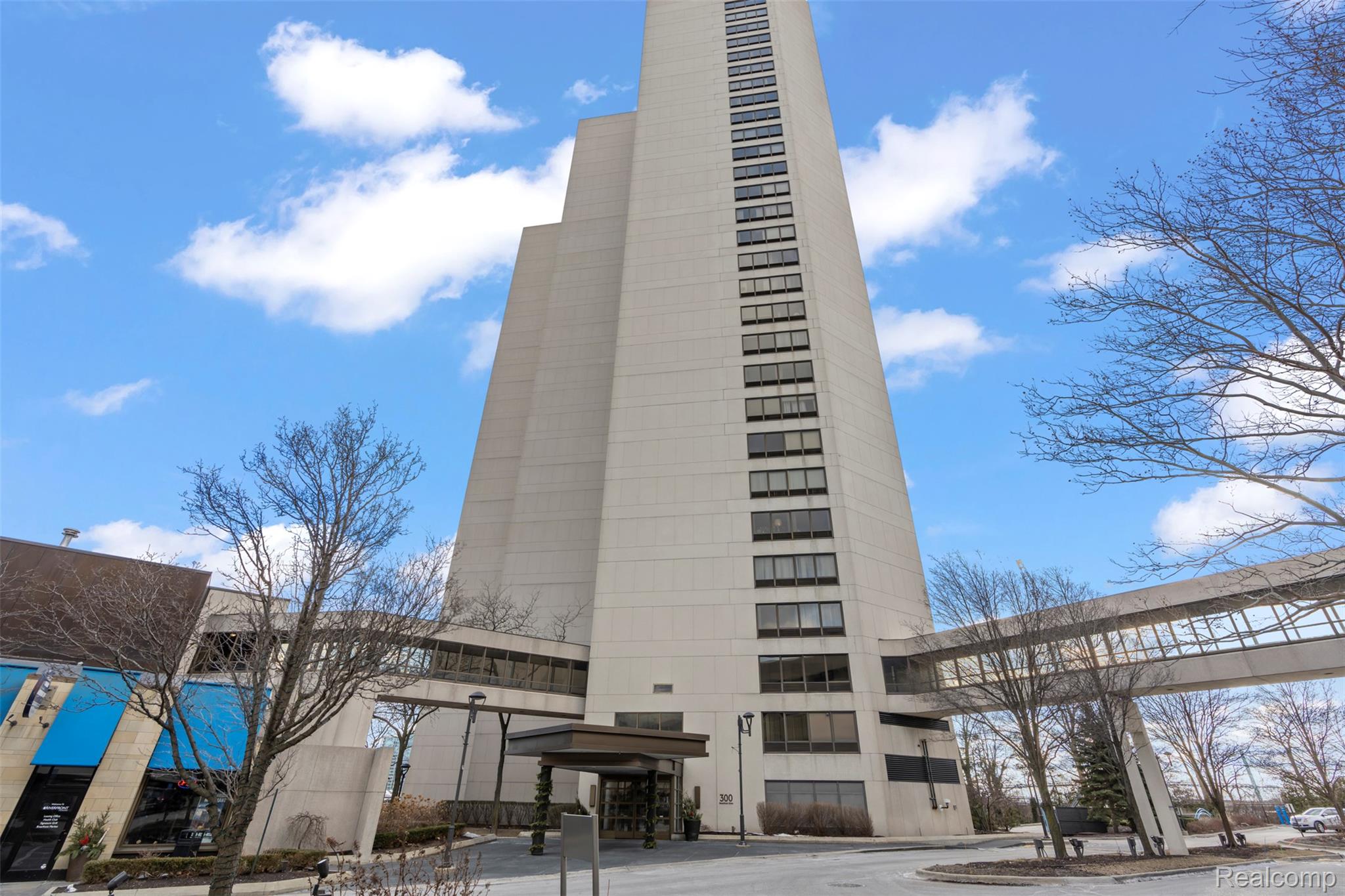 1001 W Jefferson Avenue Unit: 12i