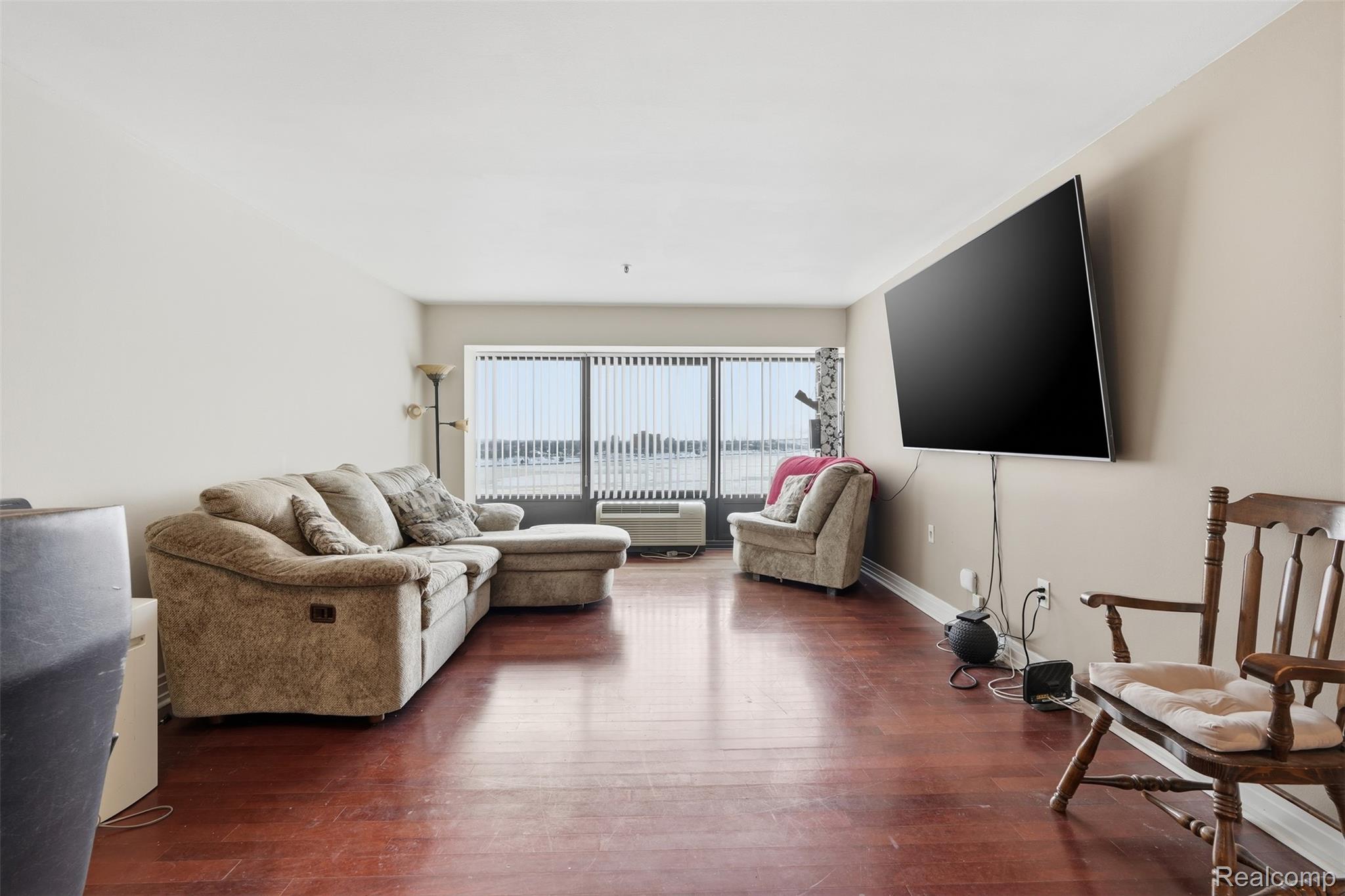 1001 W Jefferson Avenue Unit: 12i