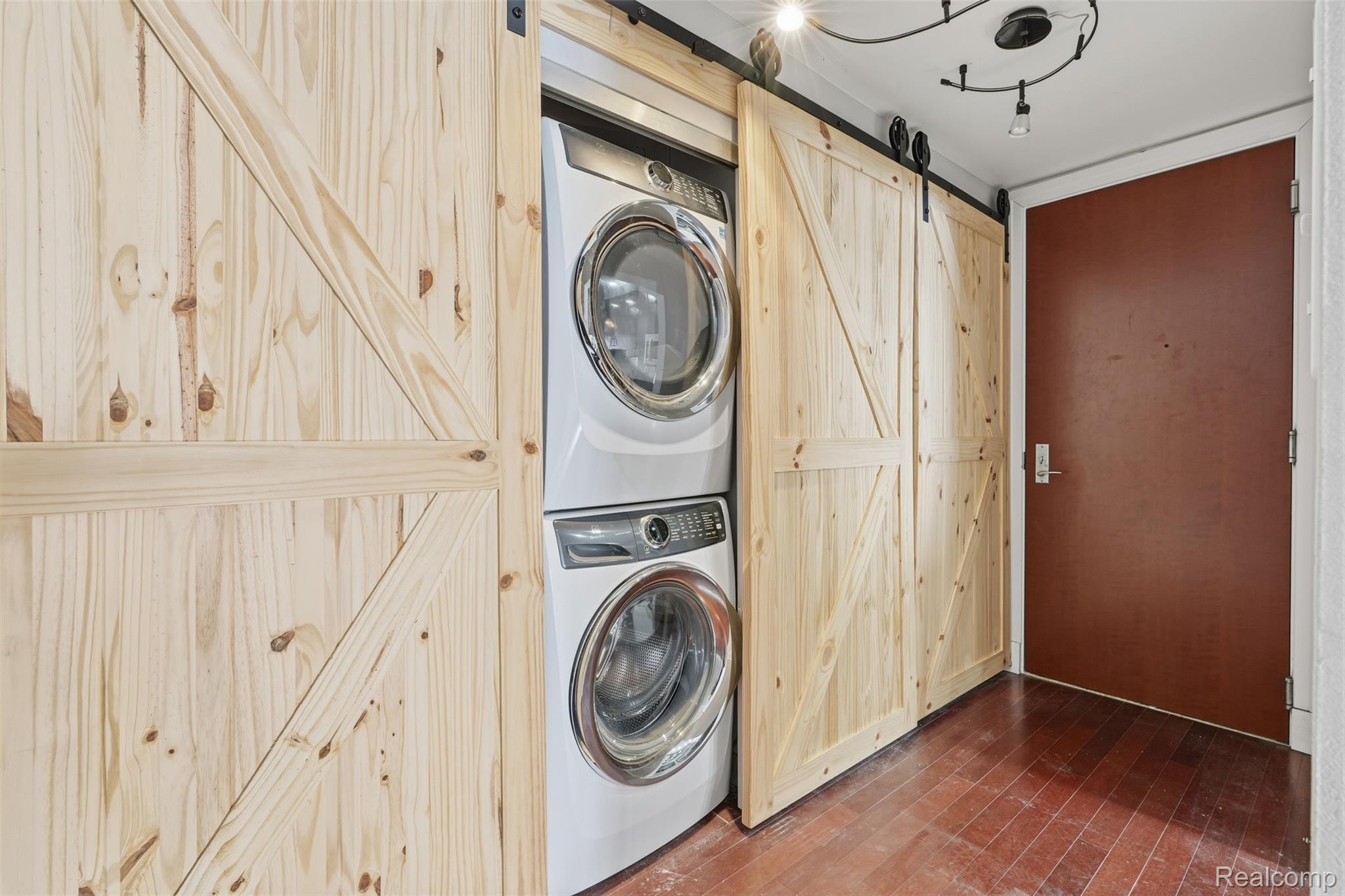 1001 W Jefferson Avenue Unit: 12i