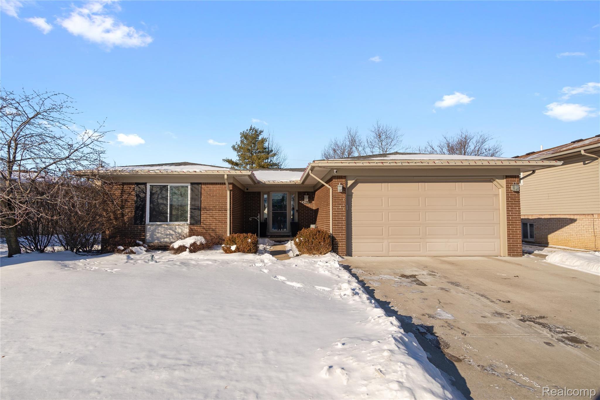 43818 Palisades Drive
