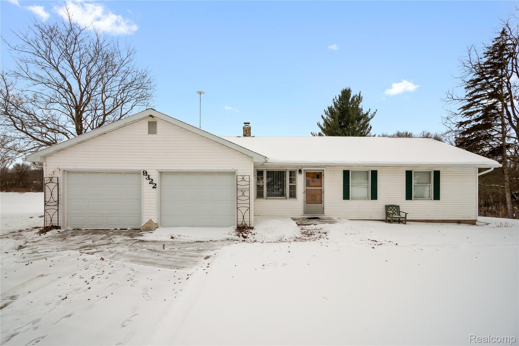 9322 Rossman Highway