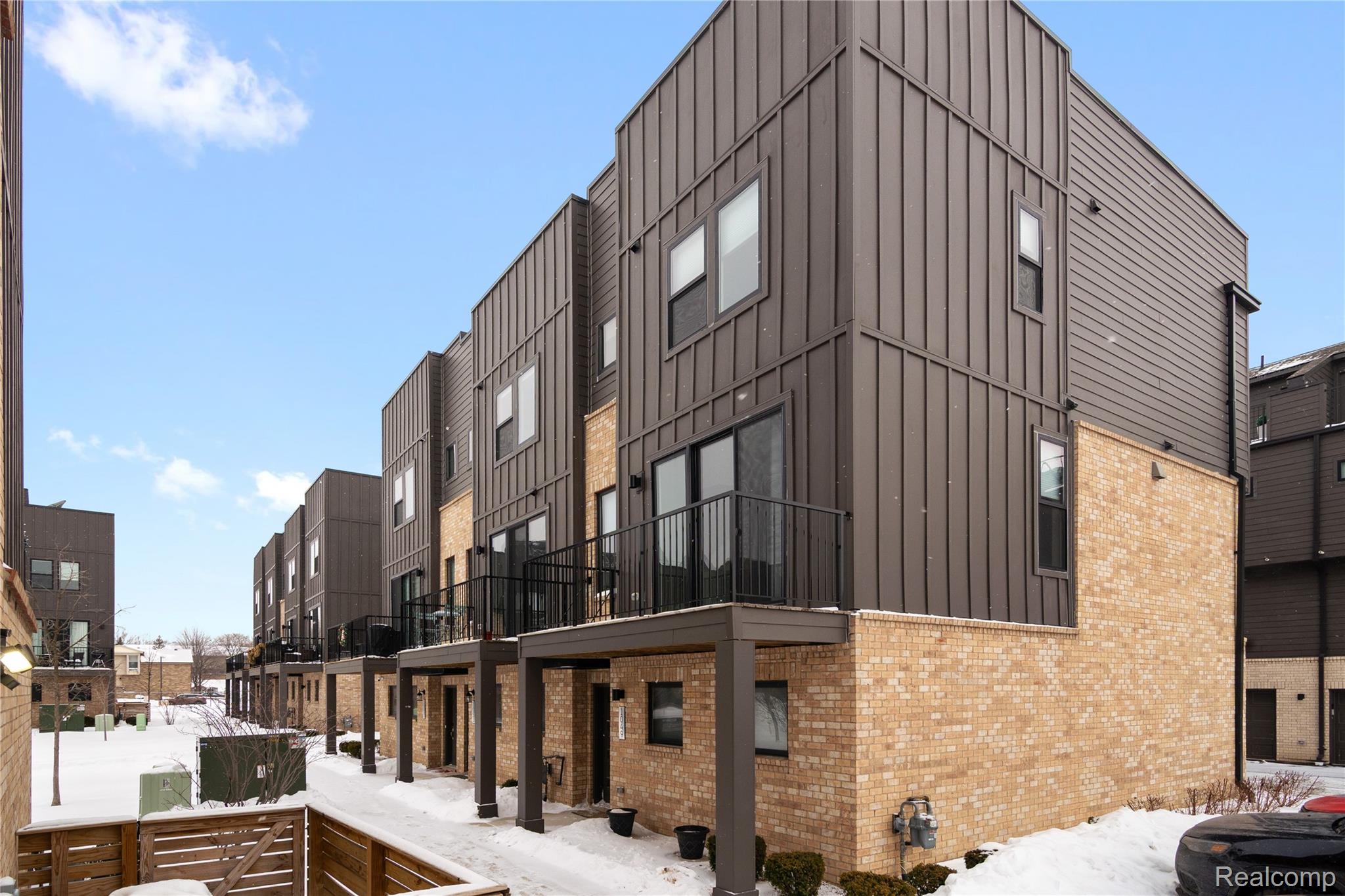 1049 Hampton Circle Unit: 44