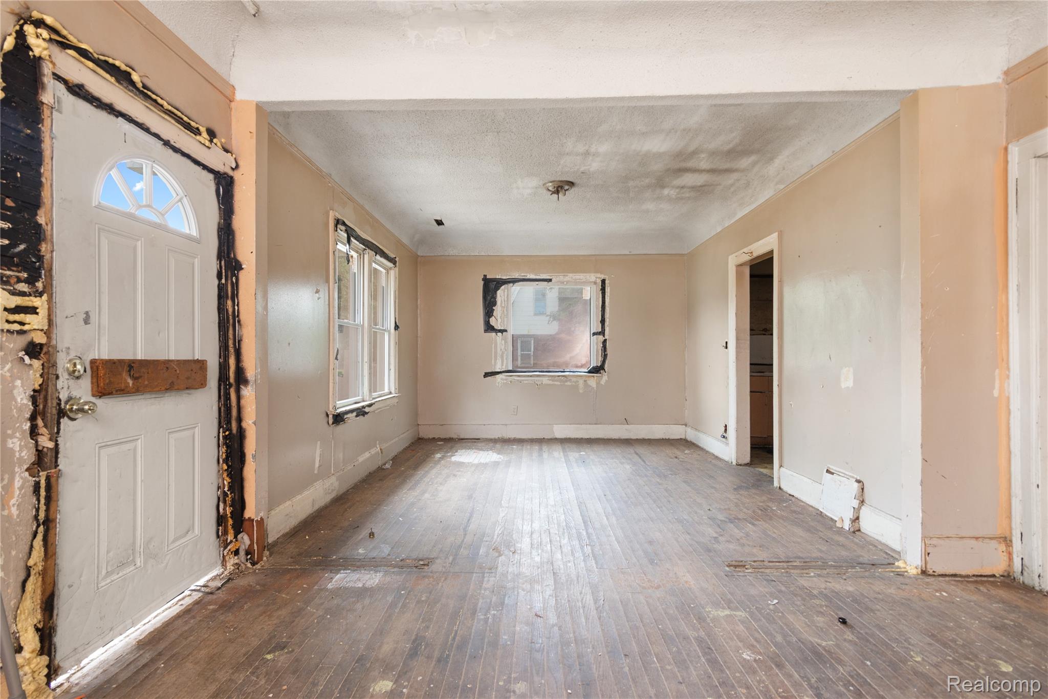 195 W Greendale