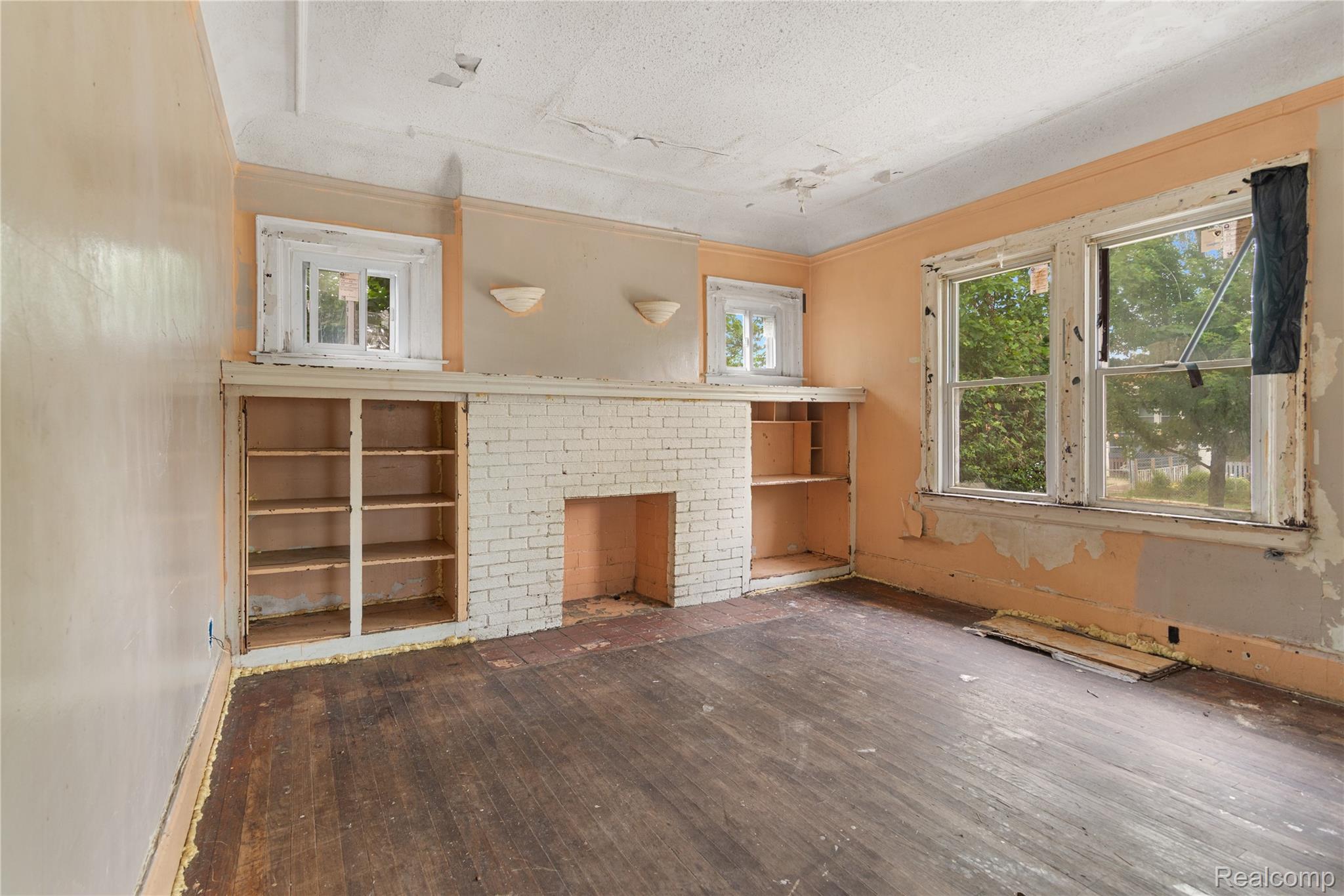 195 W Greendale