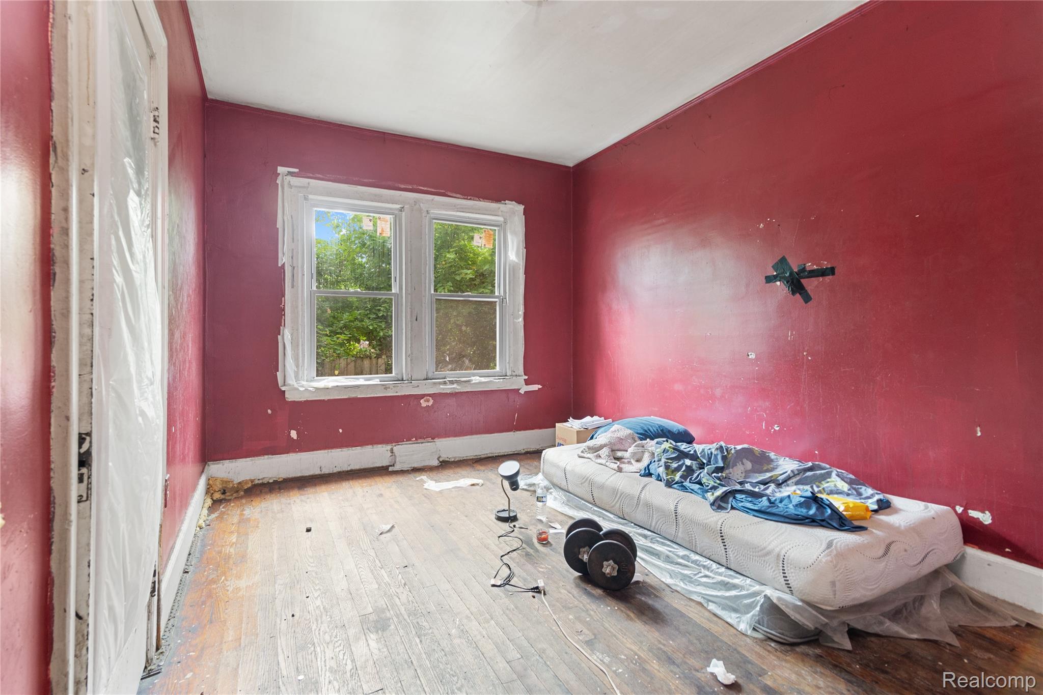 195 W Greendale