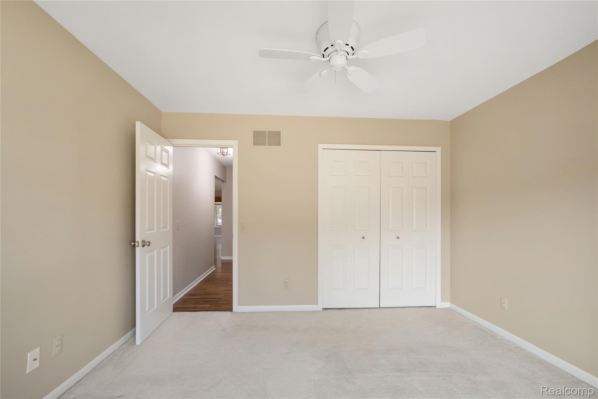 16807 Country Knoll Drive