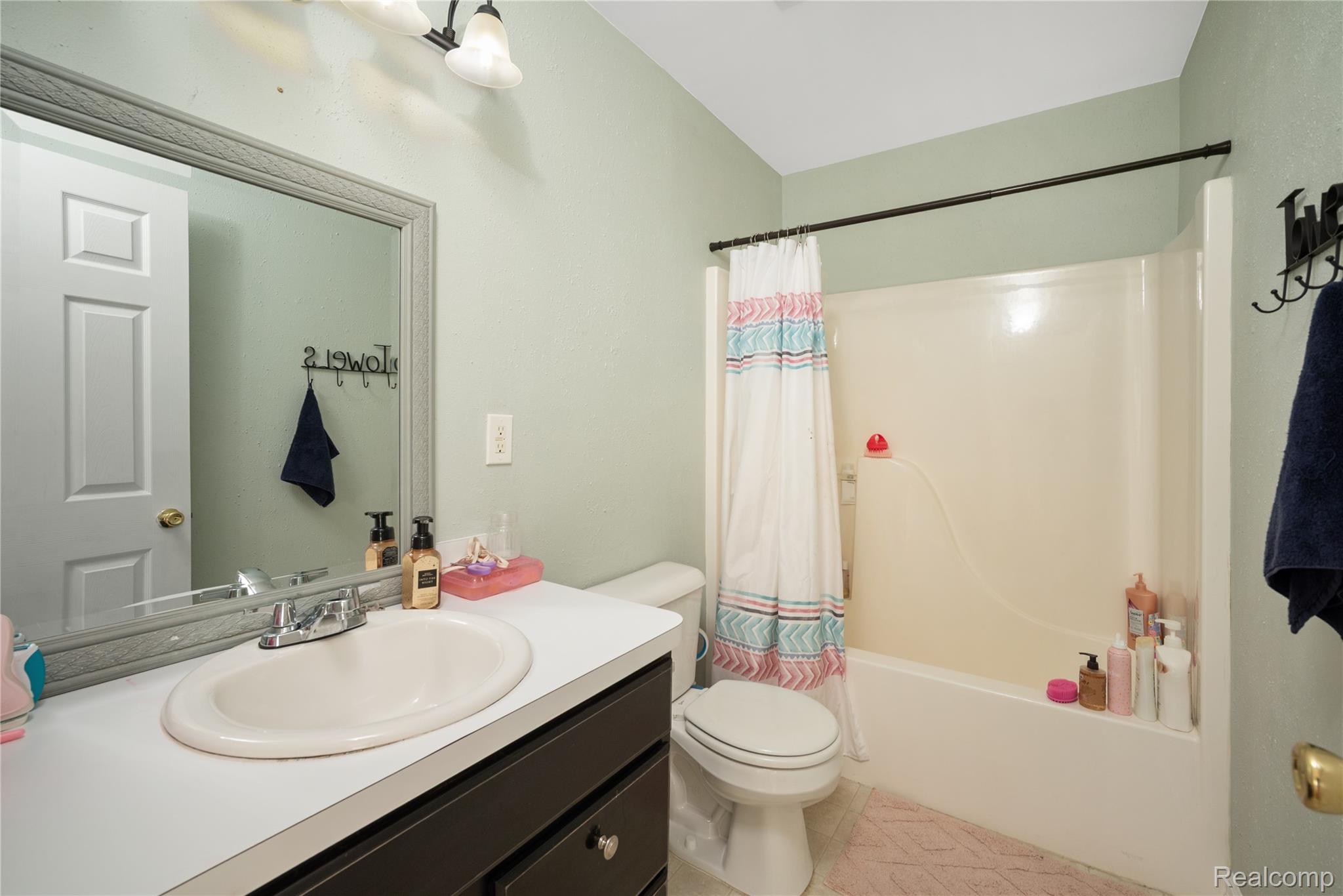16226 River Ridge Trail