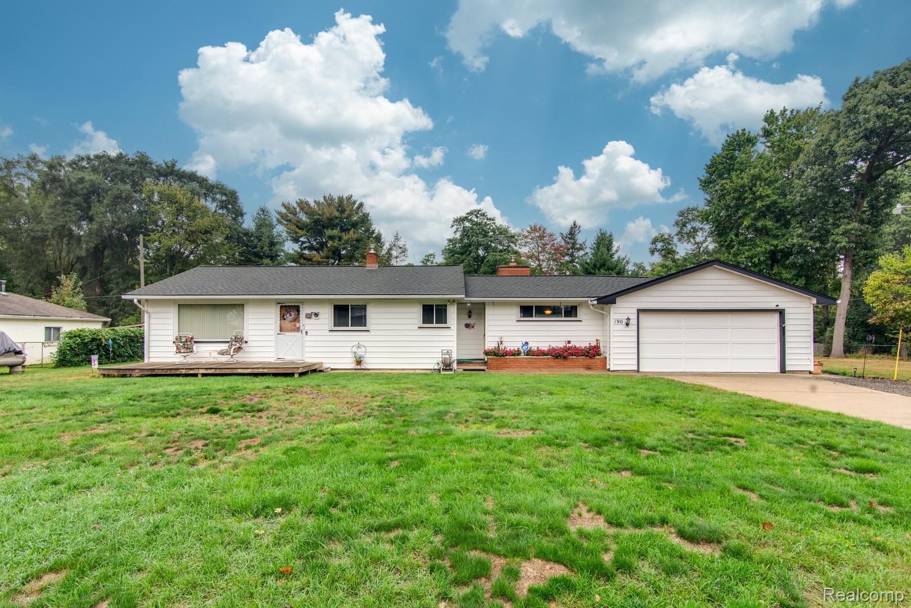 190 Rustic Circle