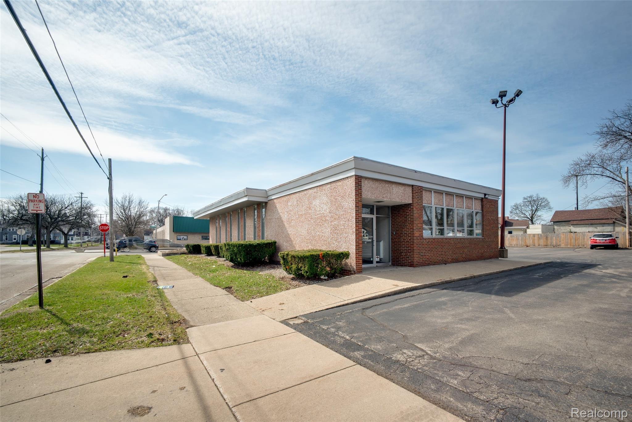 1712 E Michigan Avenue