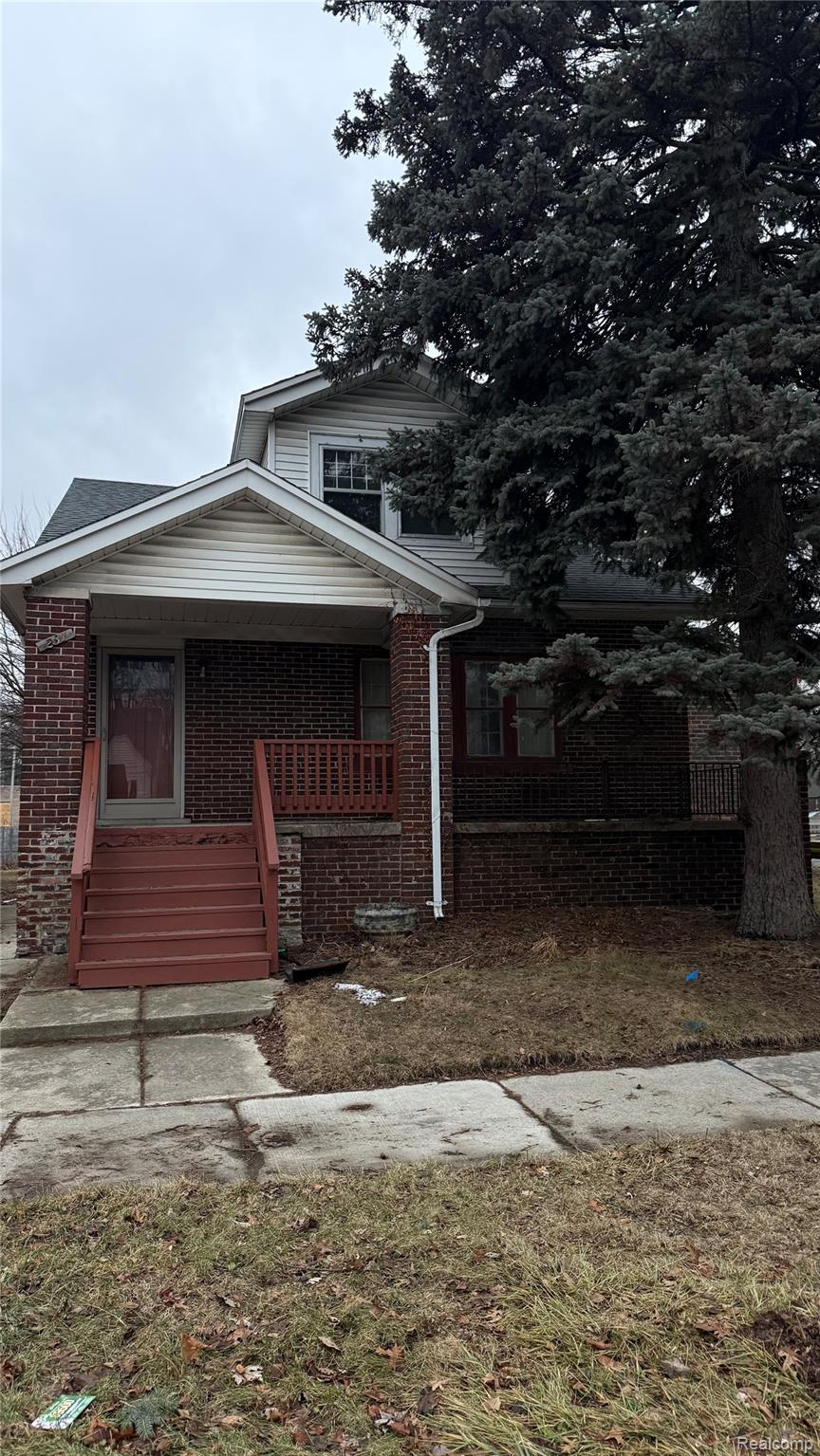 231 W Bennett Avenue