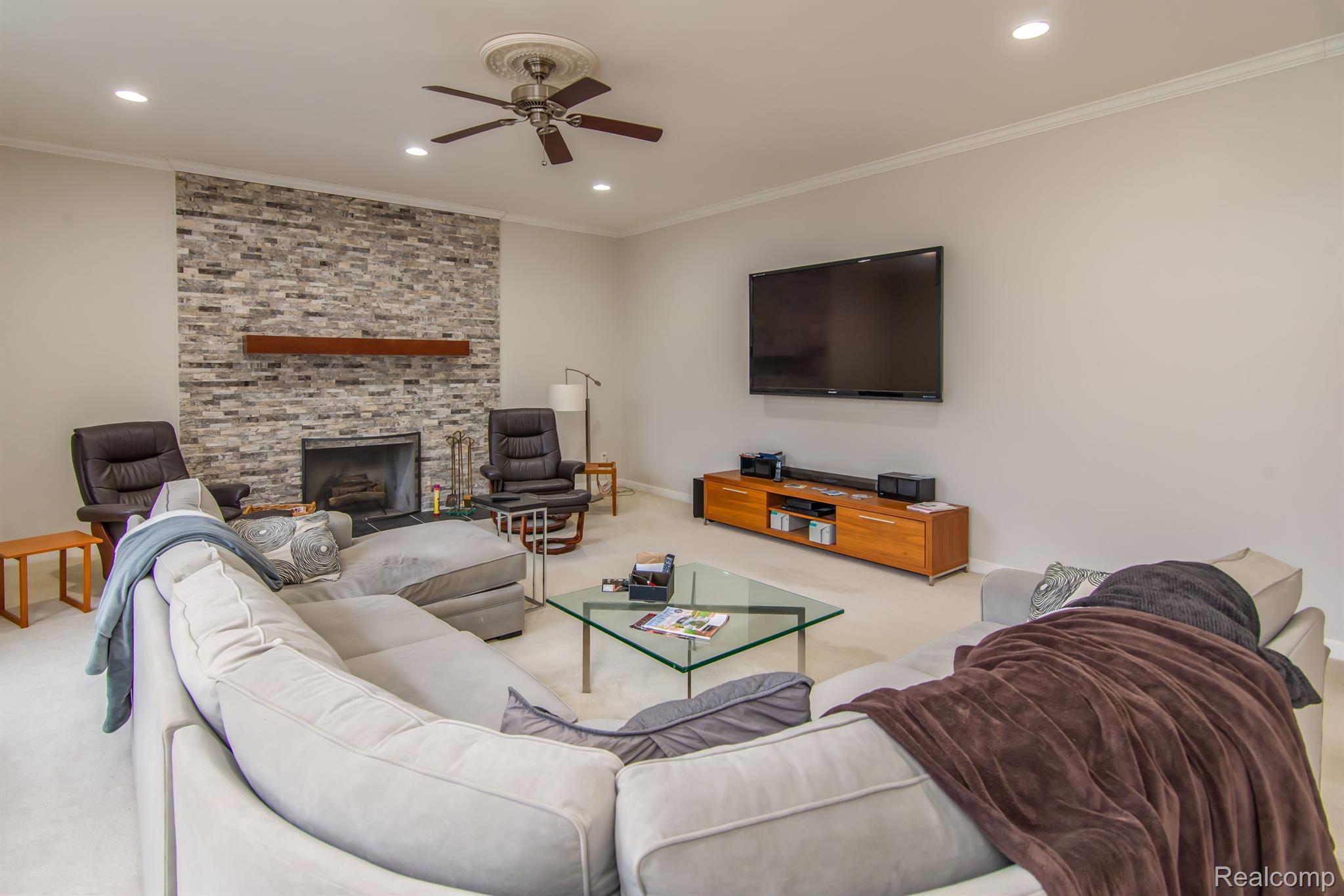 4090 PERRYVILLE Road