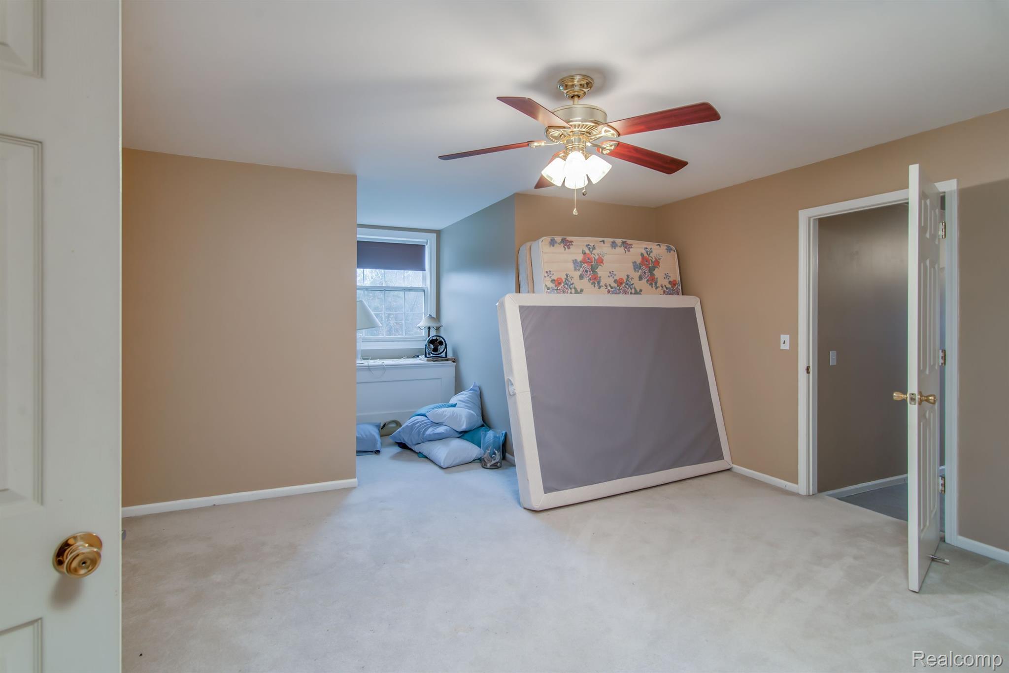 4090 PERRYVILLE Road