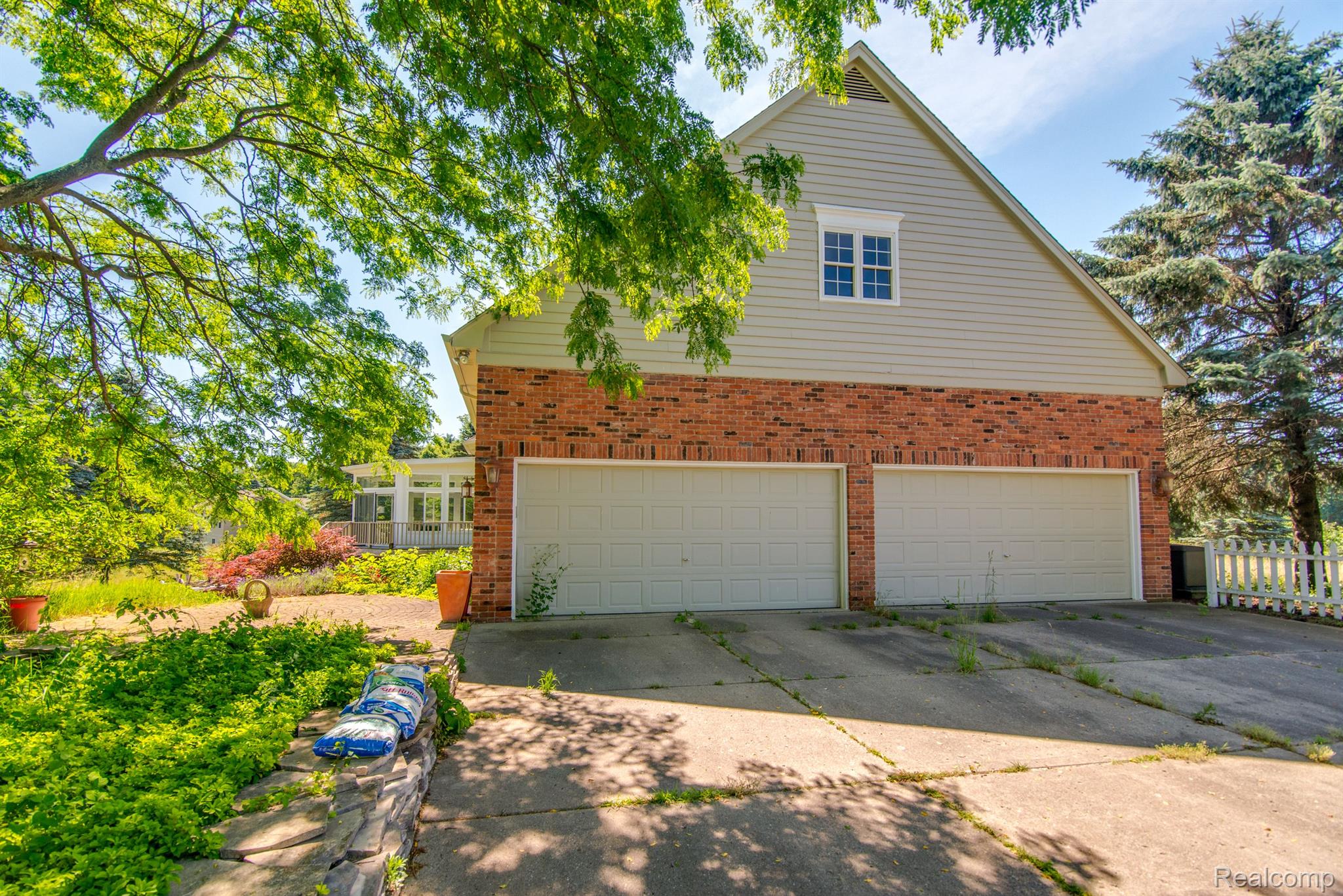 4090 PERRYVILLE Road