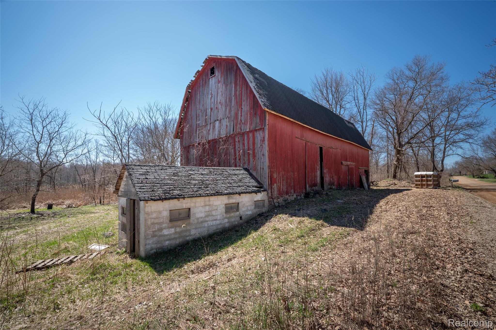 825 W Rose Center Road