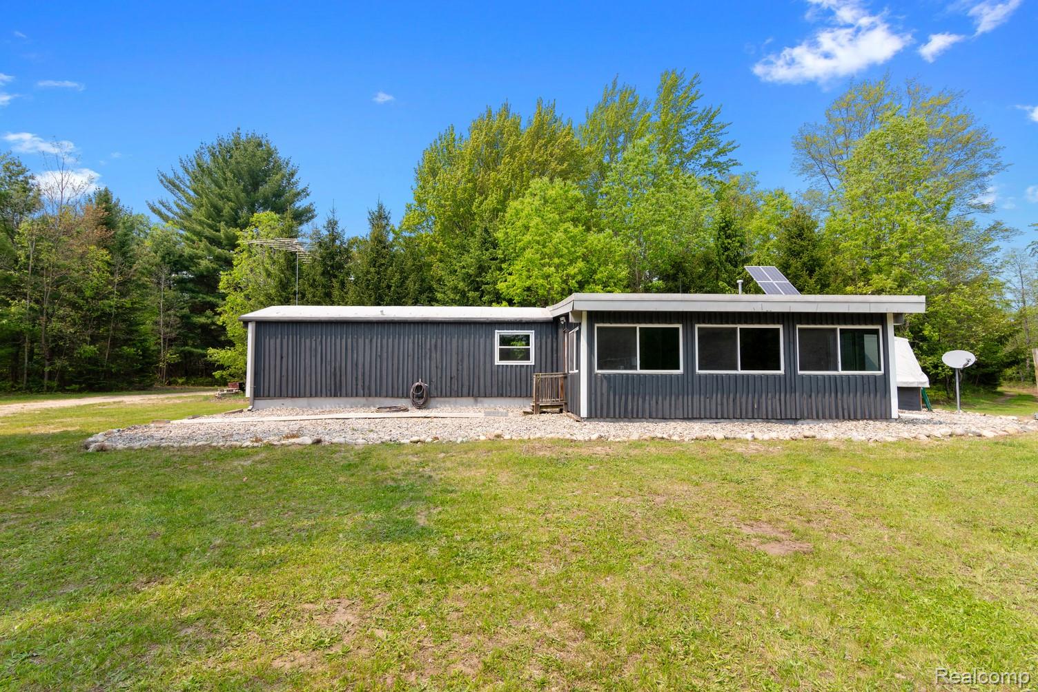 5960 N Trail SE