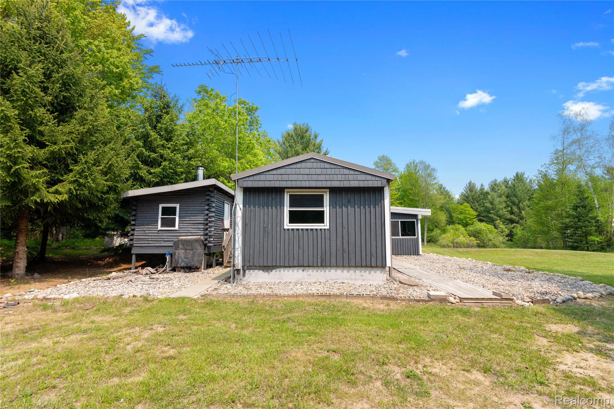 5960 N Trail SE