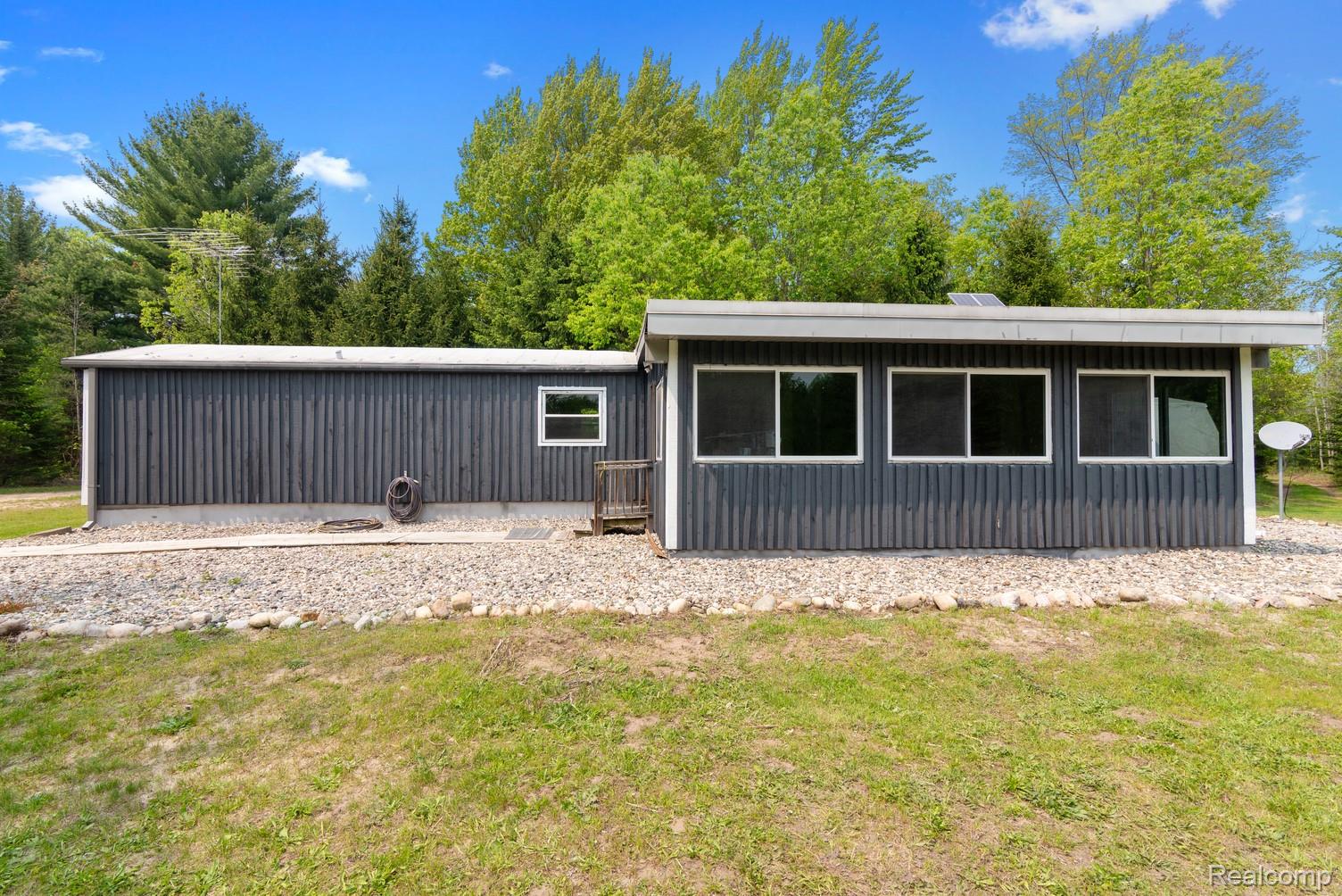 5960 N Trail SE