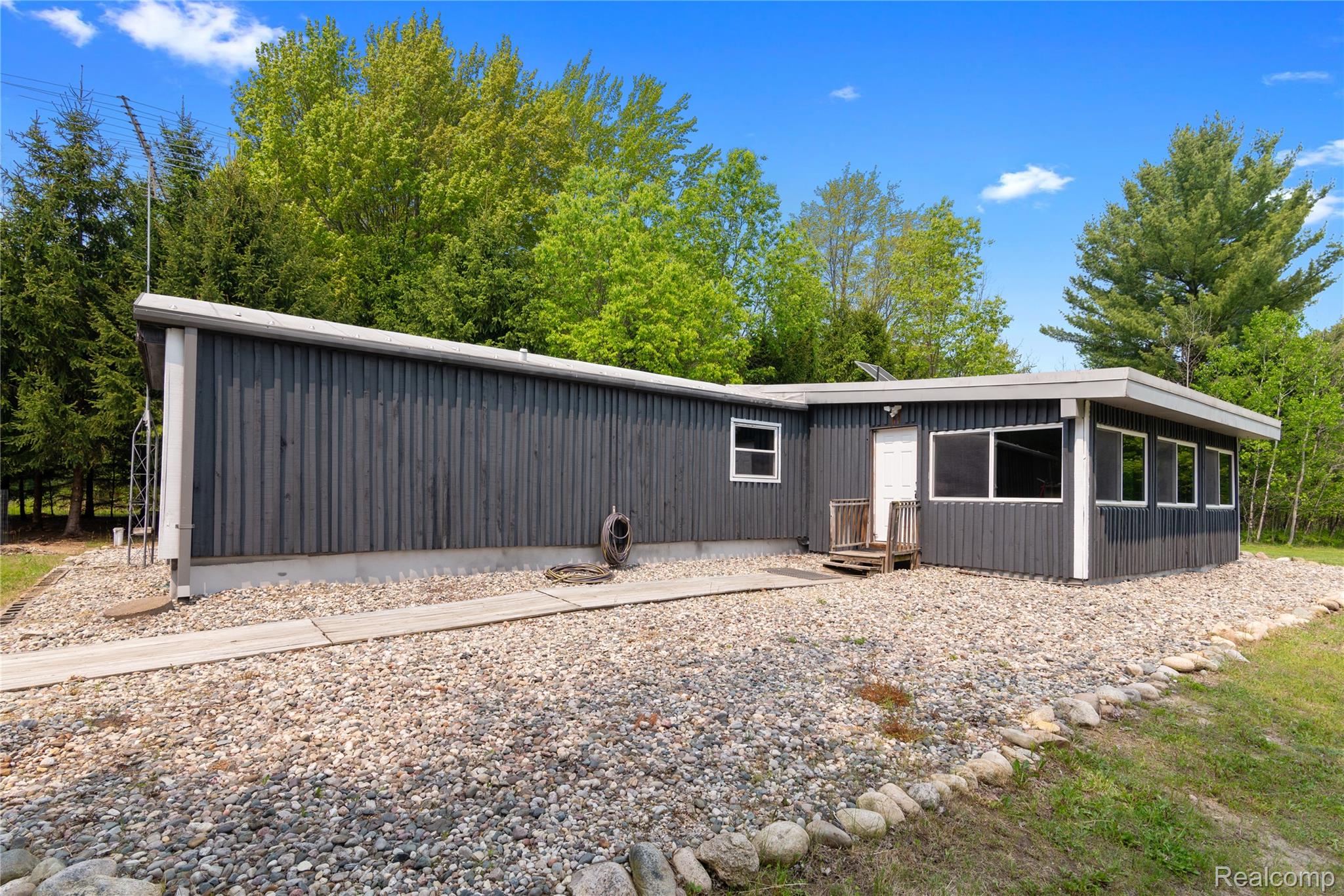 5960 N Trail SE
