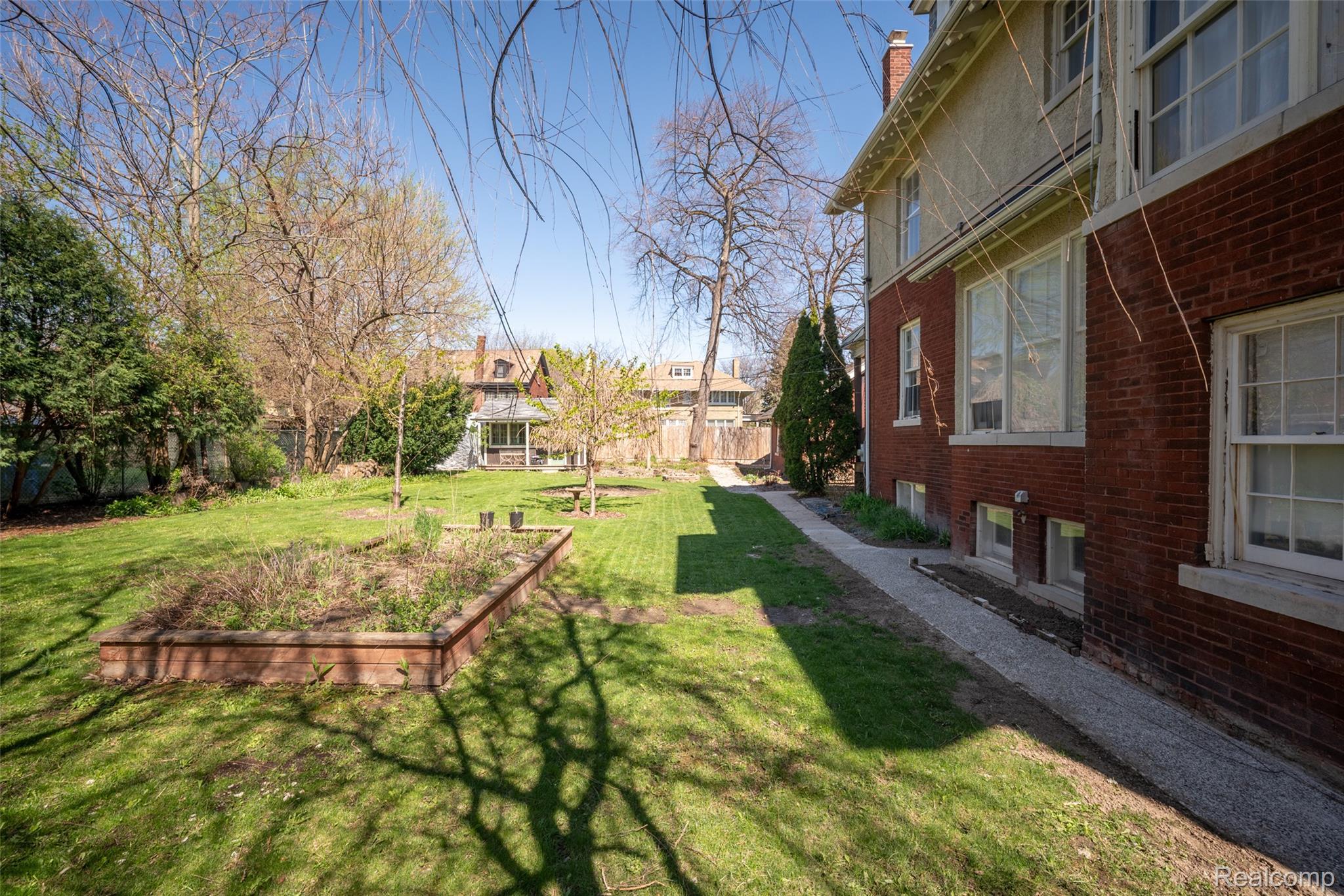 22 Edison Street