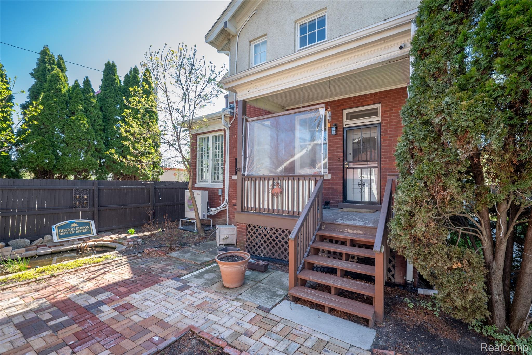 22 Edison Street